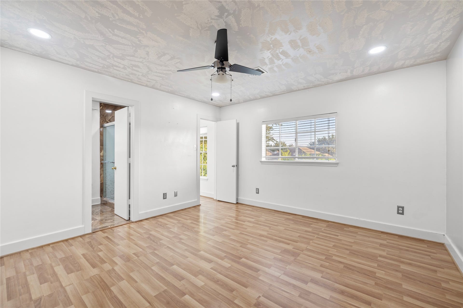 15903 S Alley Court, Houston, TX 77082 15903 S Alley Court, Houston, TX 77082