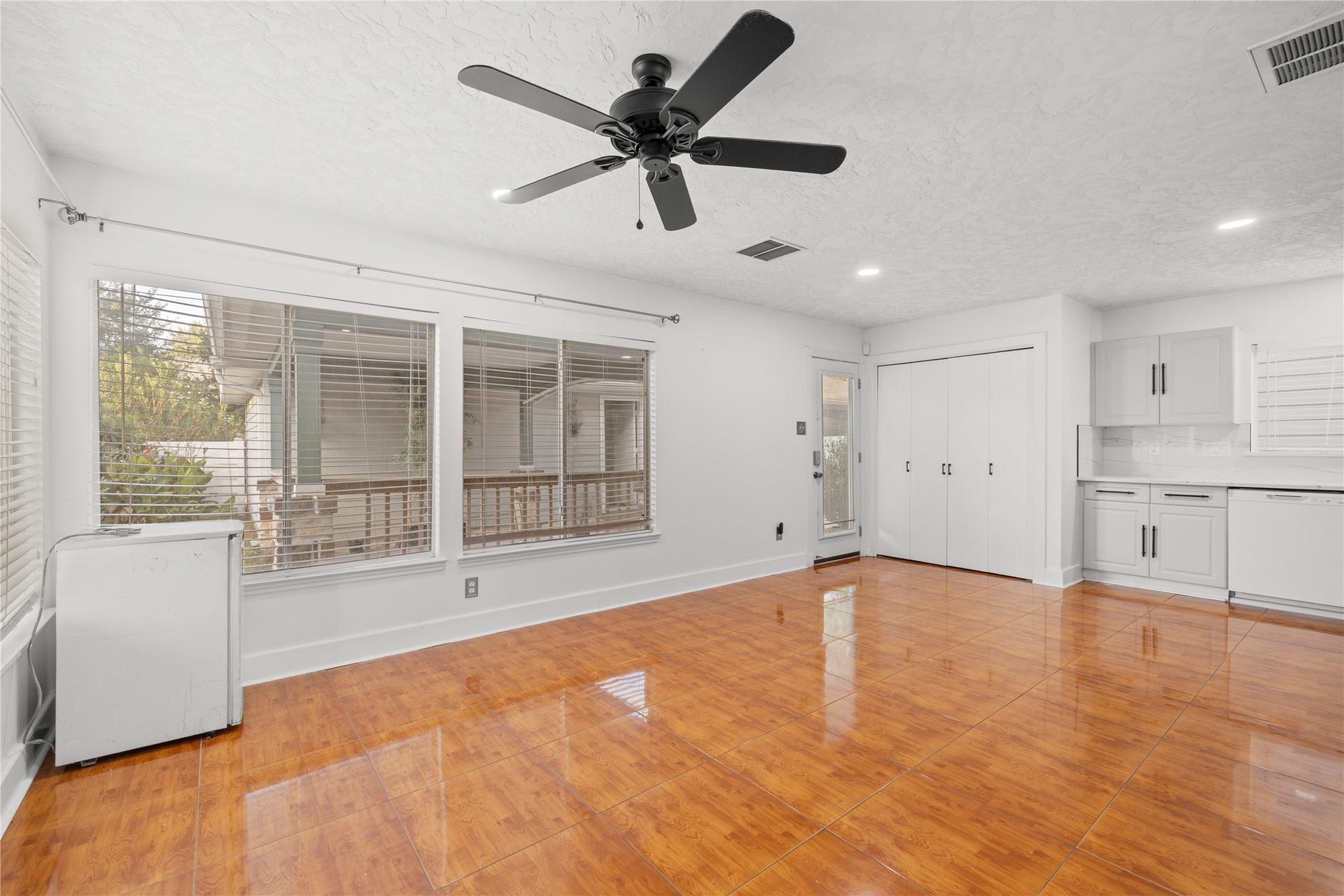 15903 S Alley Court, Houston, TX 77082 15903 S Alley Court, Houston, TX 77082
