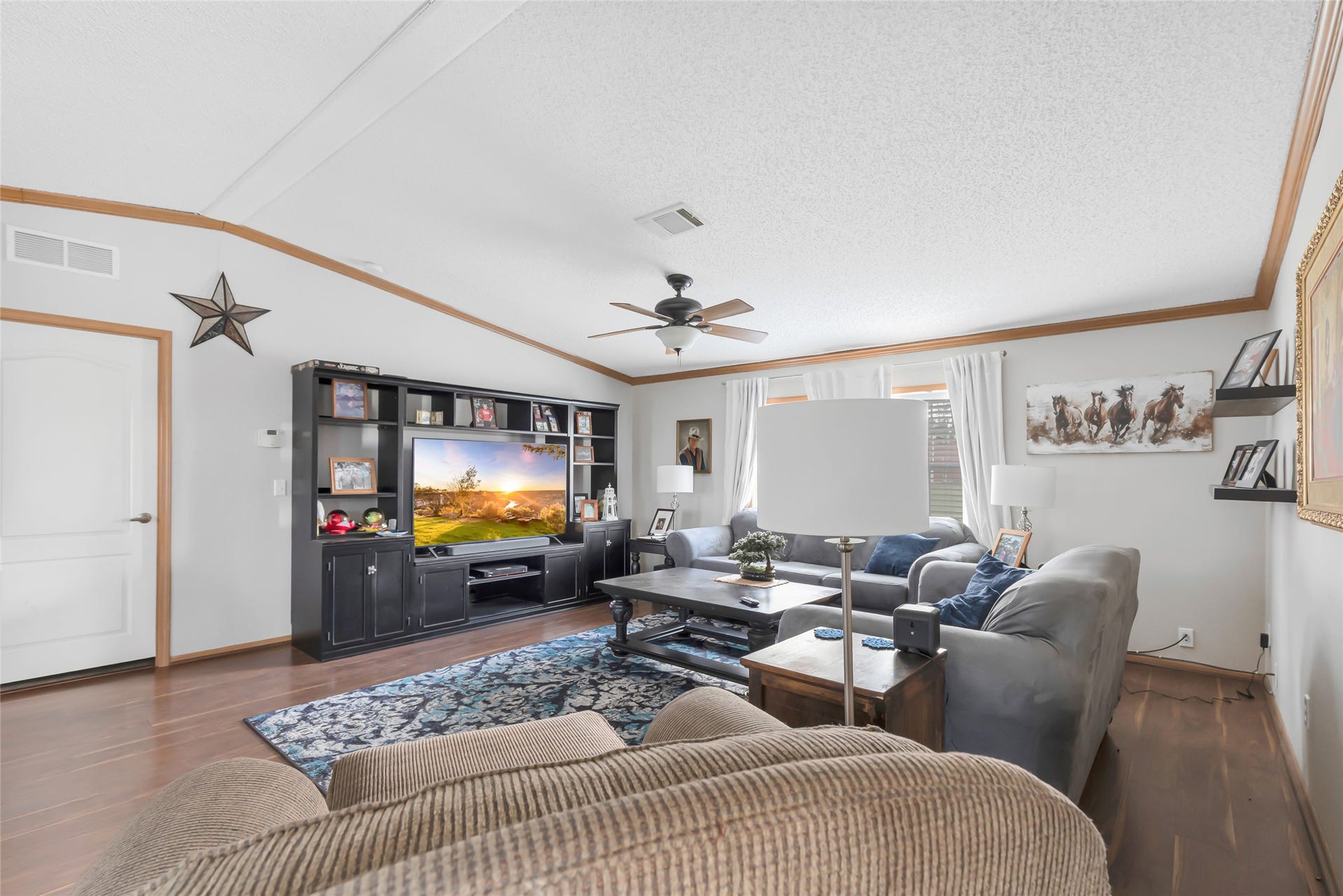 17659 E FM 1097 ROAD, Willis, TX 77378 LIVING SPACE IS LIGHT & BRIGHT...