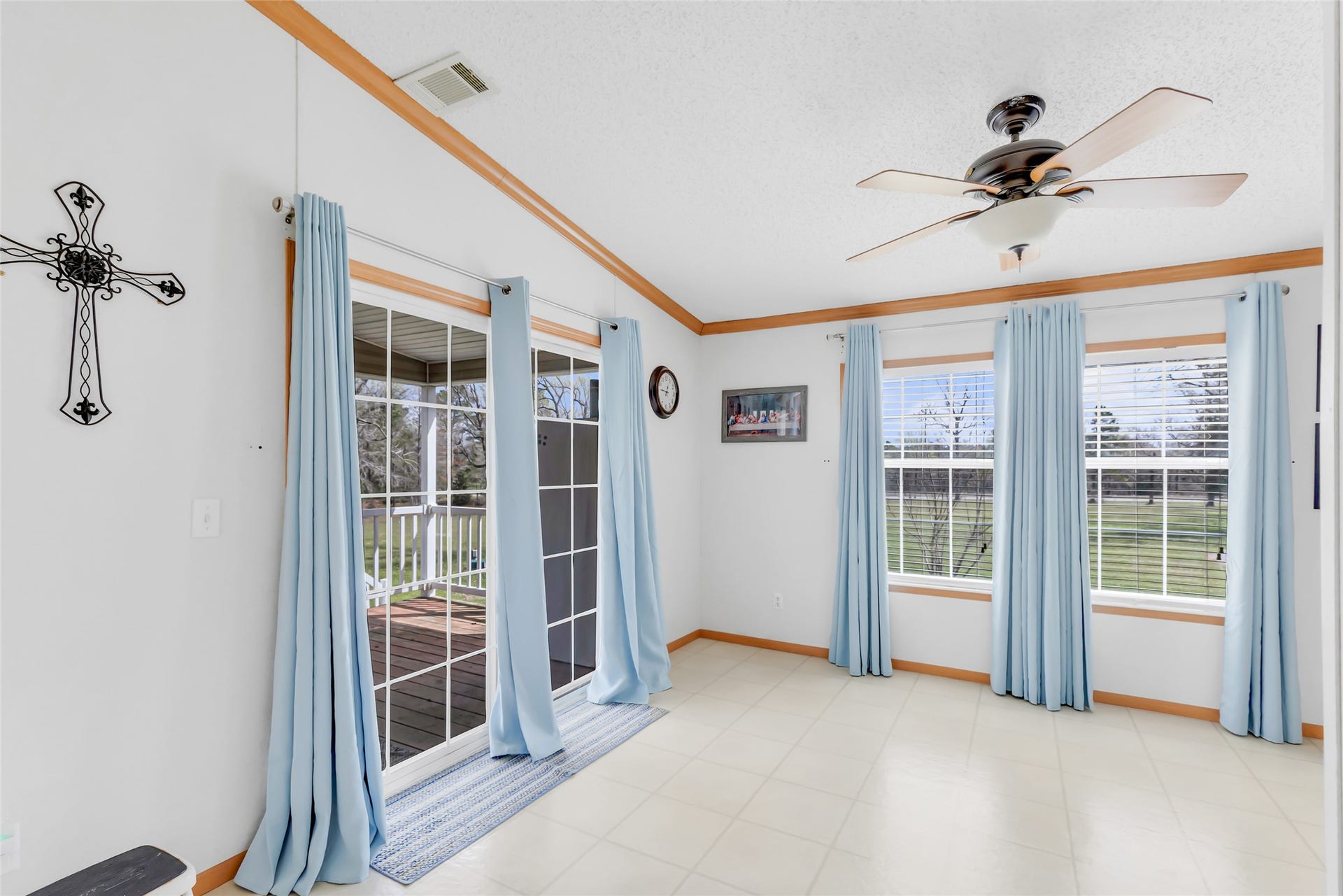 17659 E FM 1097 ROAD, Willis, TX 77378 BREAKFAST AREA HAS GREAT VIEWS OF THE PROPERTY AND LEADS TO BACK DECK AREA AND TO THE POOL...