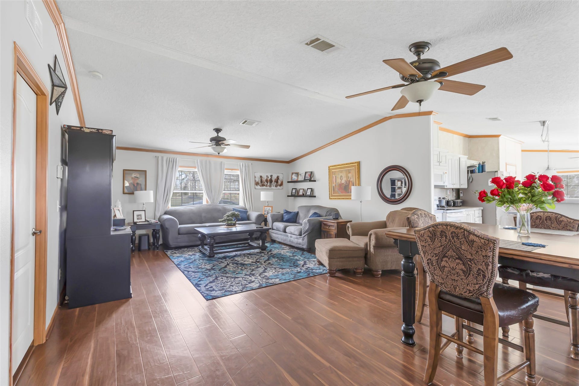 17659 E FM 1097 ROAD, Willis, TX 77378 LIVING AREA VIEW AND DINING ... ENTERTAINING IS A BREEZE...