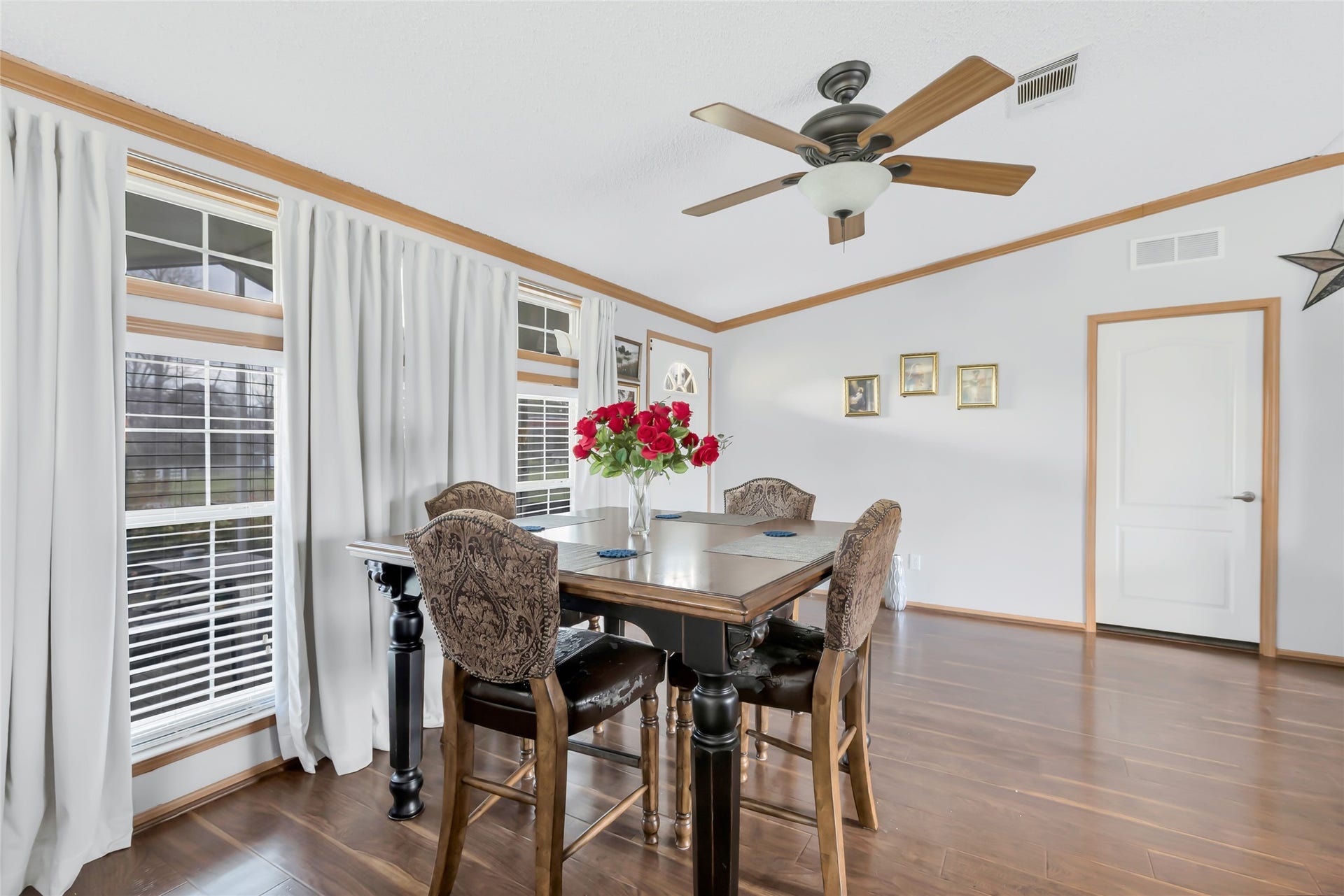 17659 E FM 1097 ROAD, Willis, TX 77378 BREAKFAST DINING AREA ... NOTICE THEGORGEOUS FLOORING...
