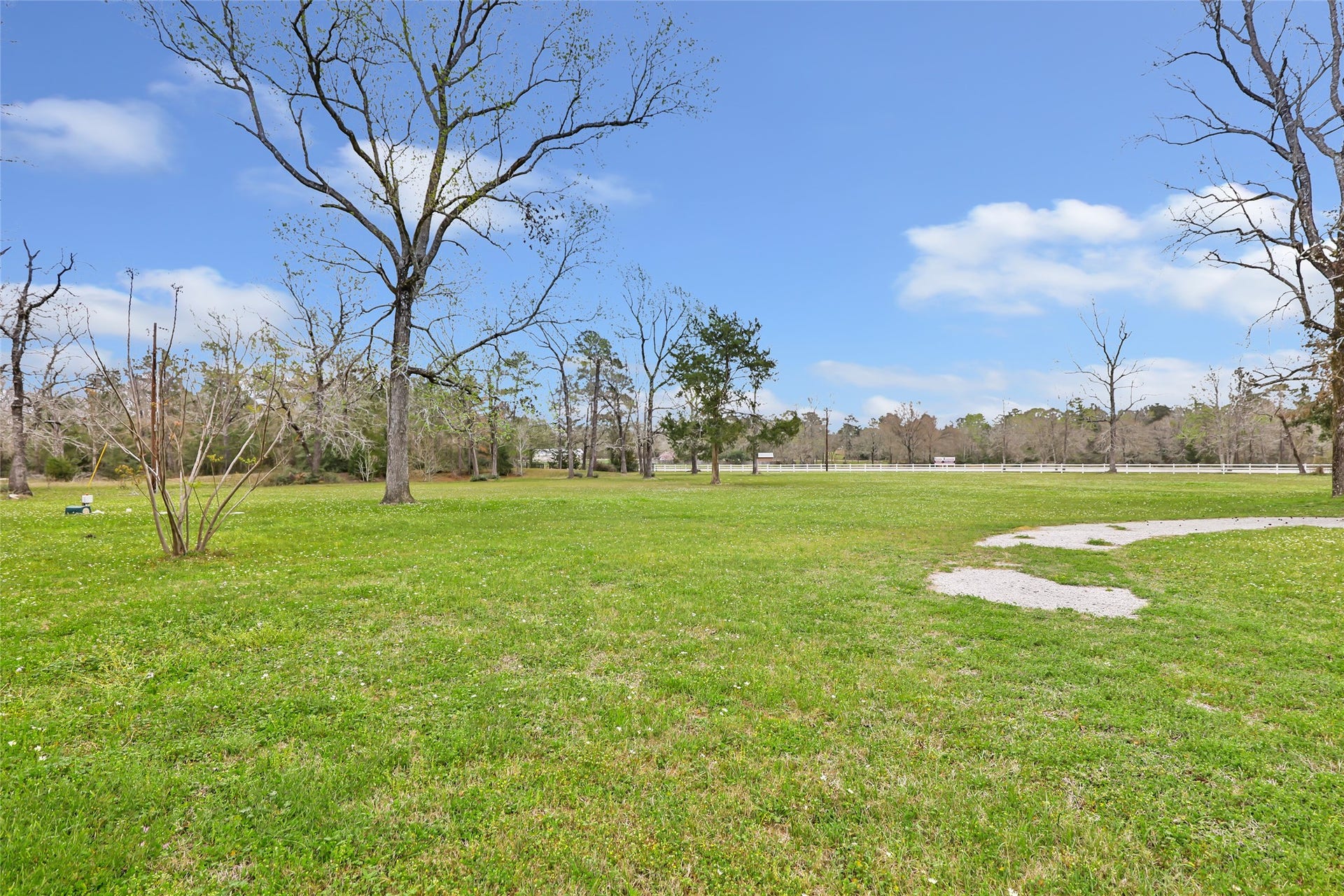 17659 E FM 1097 ROAD, Willis, TX 77378 Over 515.5 feet of frontage on FM 1097 East... Great Commercial Opportunity and/or Income Producing.... Property has heavy traffic count every day... Situated between the Republic Ranch Subdivisions...