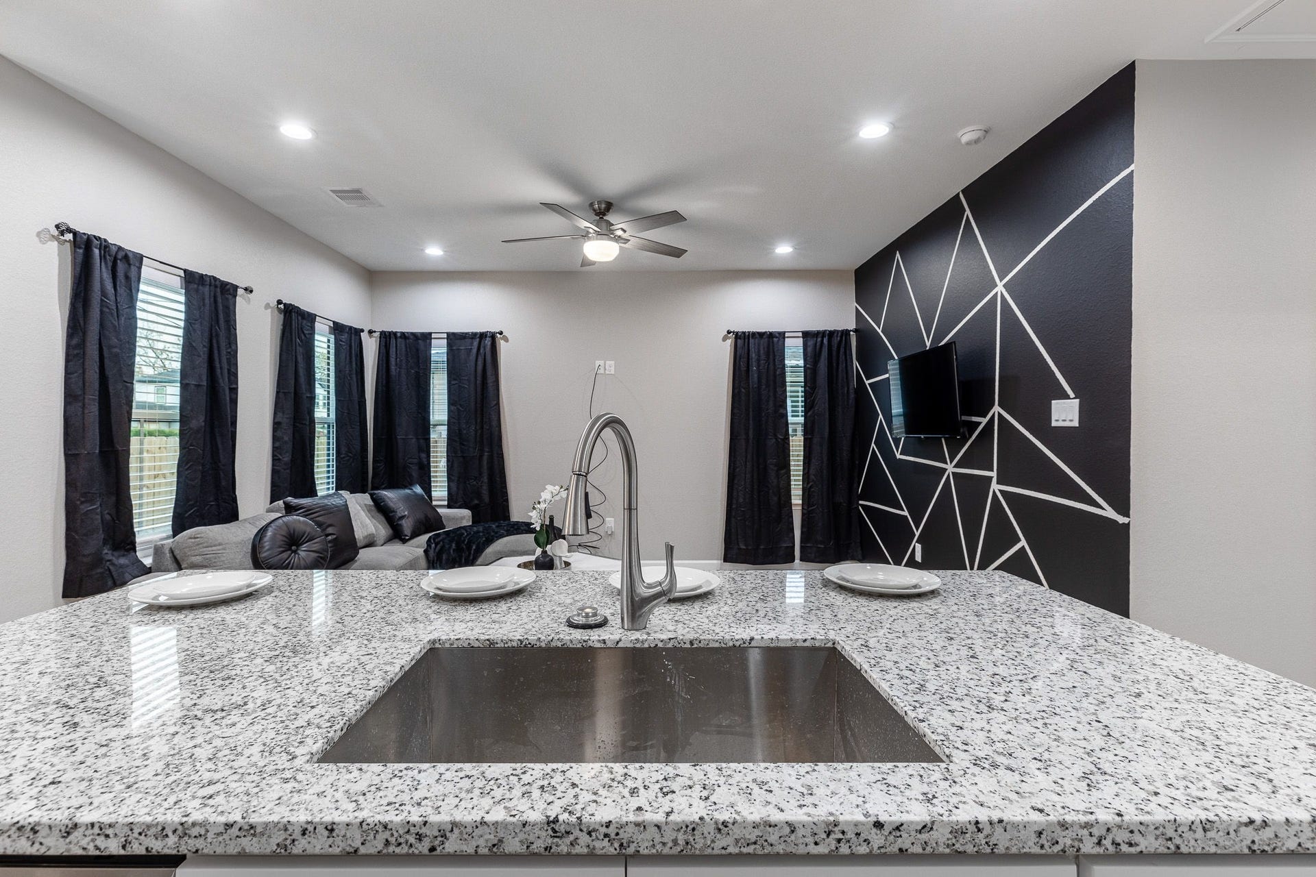 4661 Clover Street, #A, Houston, TX 77051 4661 Clover Street, #A, Houston, TX 77051