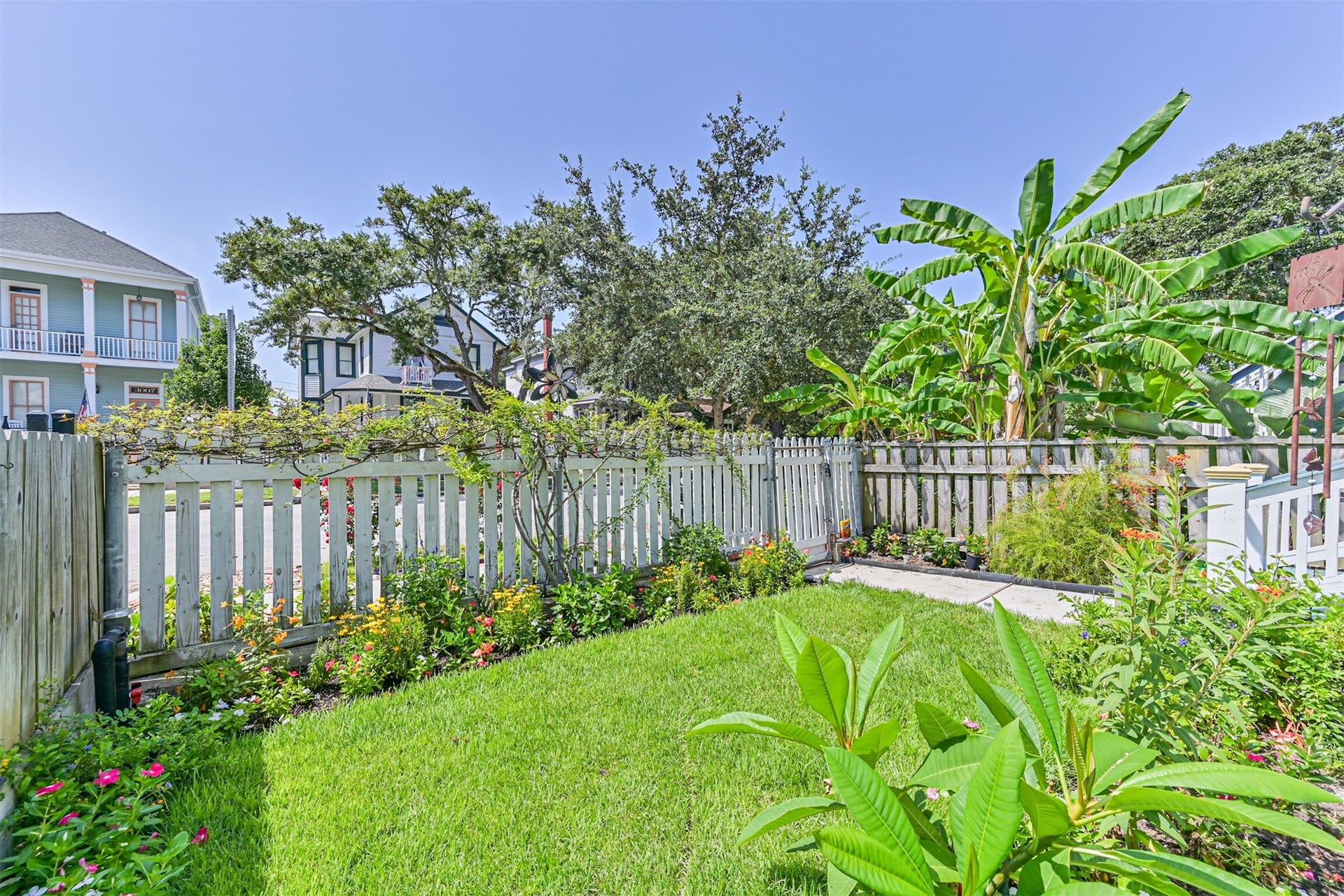 3010 Bernardo De Galvez Avenue, Galveston, TX 77550