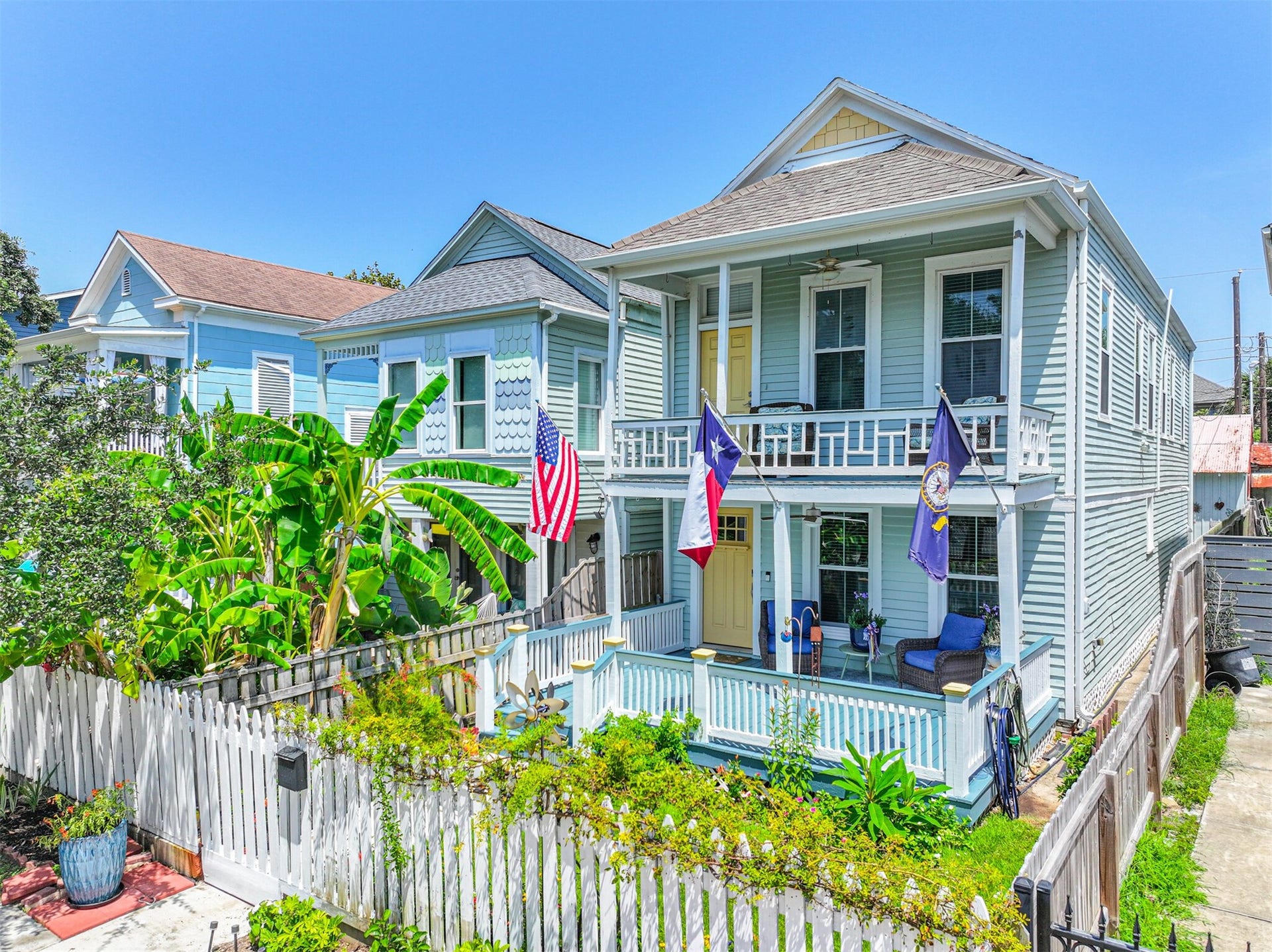 3010 Bernardo De Galvez Avenue, Galveston, TX 77550