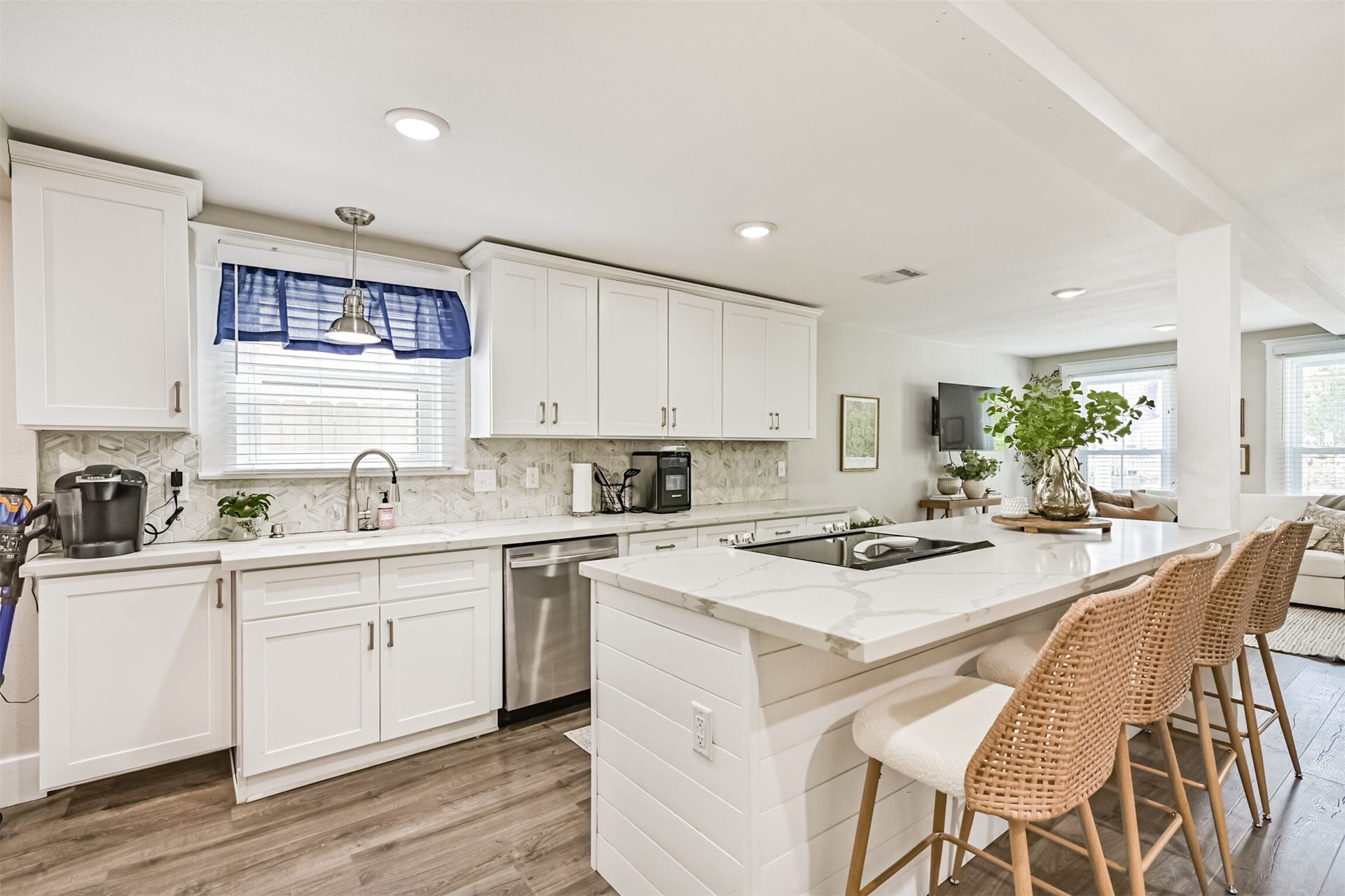 3010 Bernardo De Galvez Avenue, Galveston, TX 77550