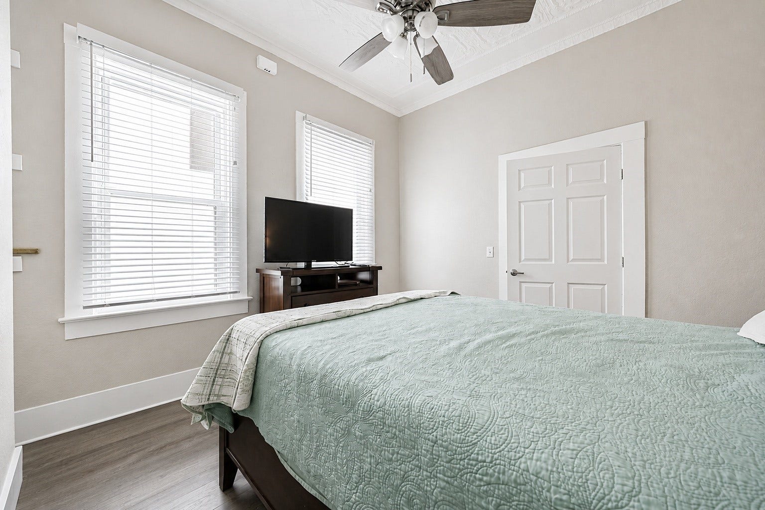 3010 Bernardo De Galvez Avenue, Galveston, TX 77550