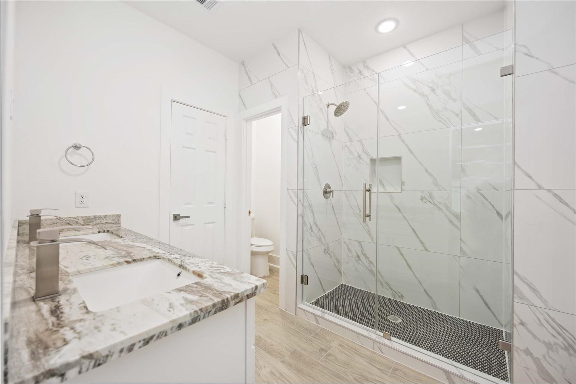 5313 Liberty Road, Houston, TX 77026 5313 Liberty Road, Houston, TX 77026
