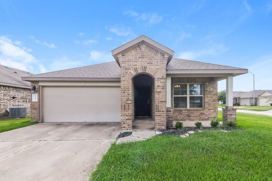 Property photo for 8102 Rose Petals Lane, Rosharon, TX