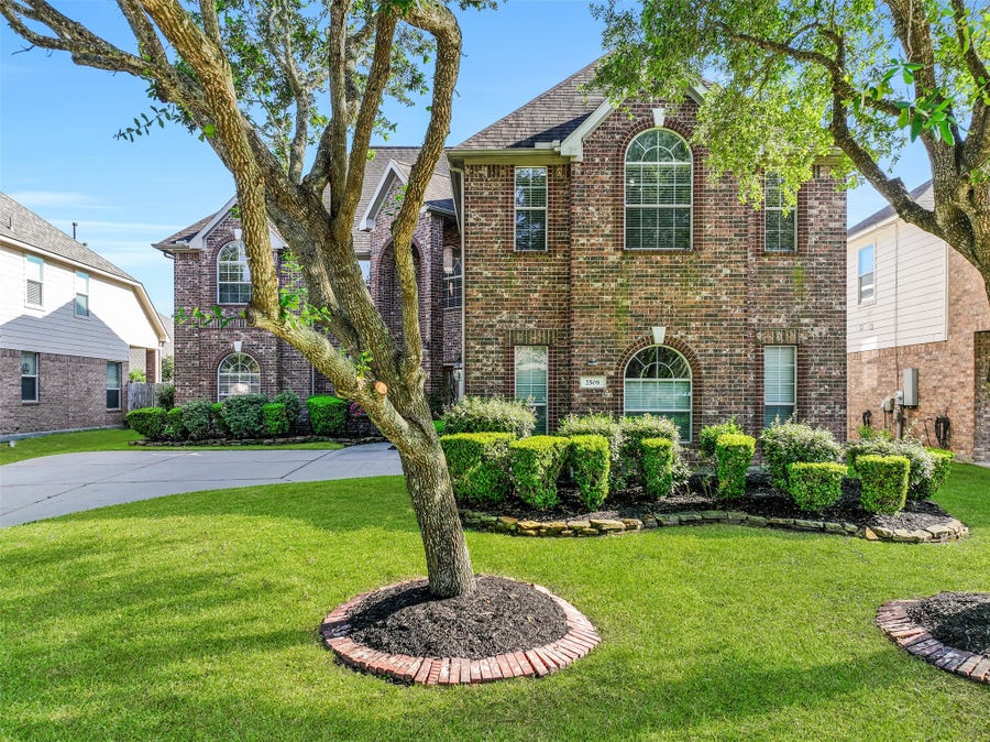 Property photo for 2508 Rockygate Lane, Friendswood, TX