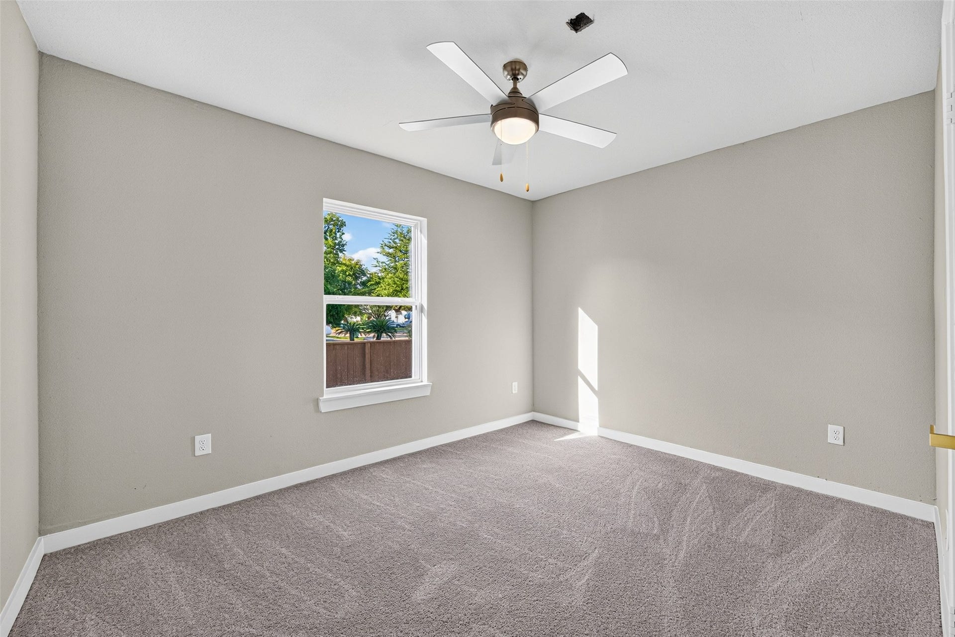 202 Jackson Avenue, Pasadena, TX 77506