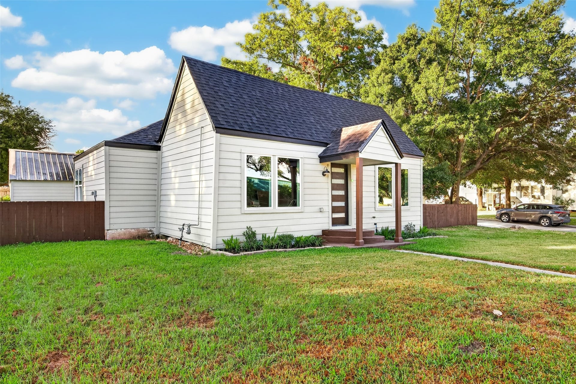 202 Jackson Avenue, Pasadena, TX 77506