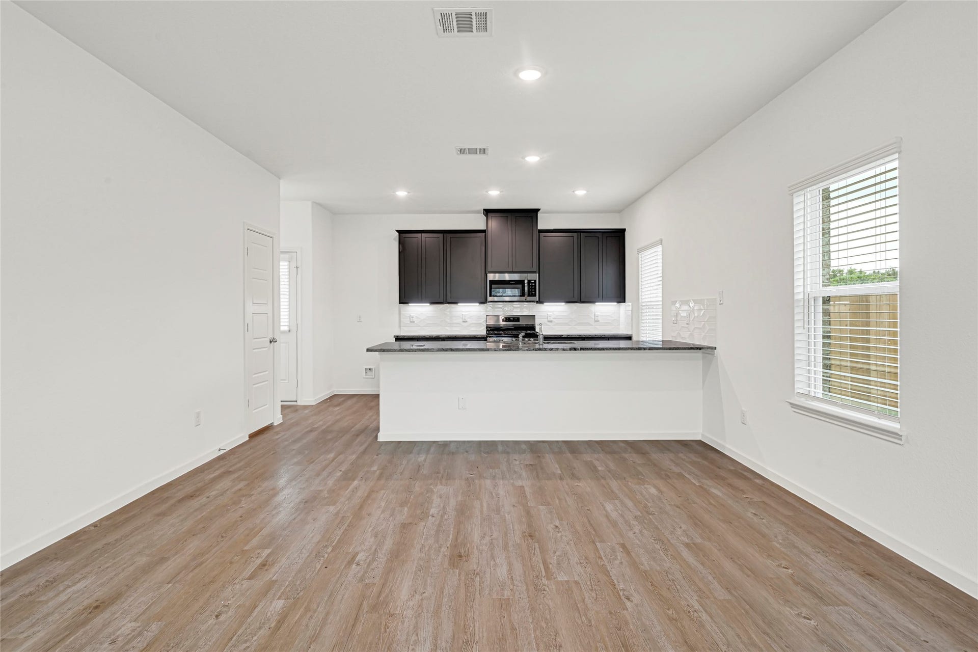 2107 Sanders Brook Drive, Baytown, TX 77521