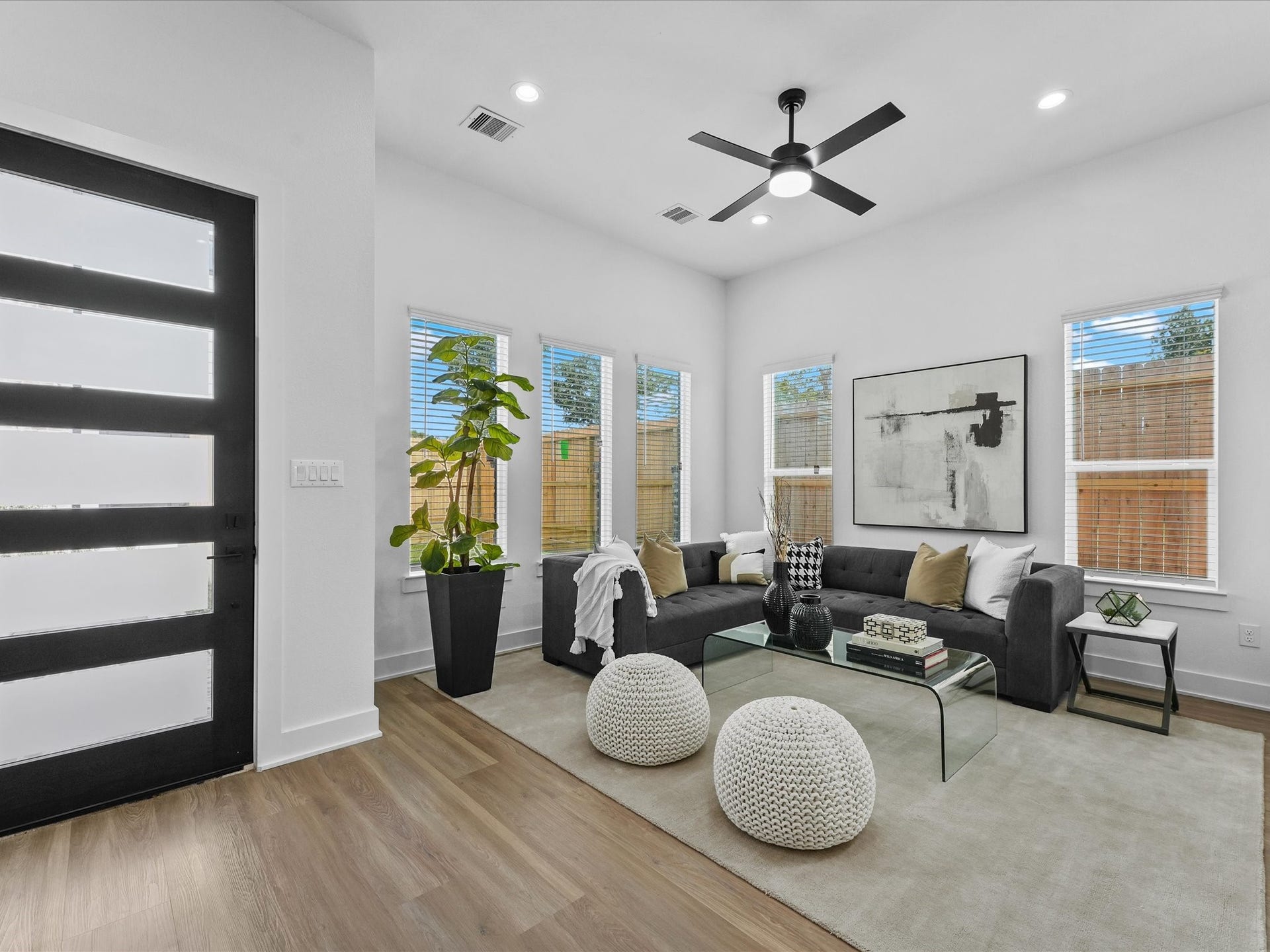 2590 W Tidwell Road, Houston, TX 77091 2590 W Tidwell Road, Houston, TX 77091