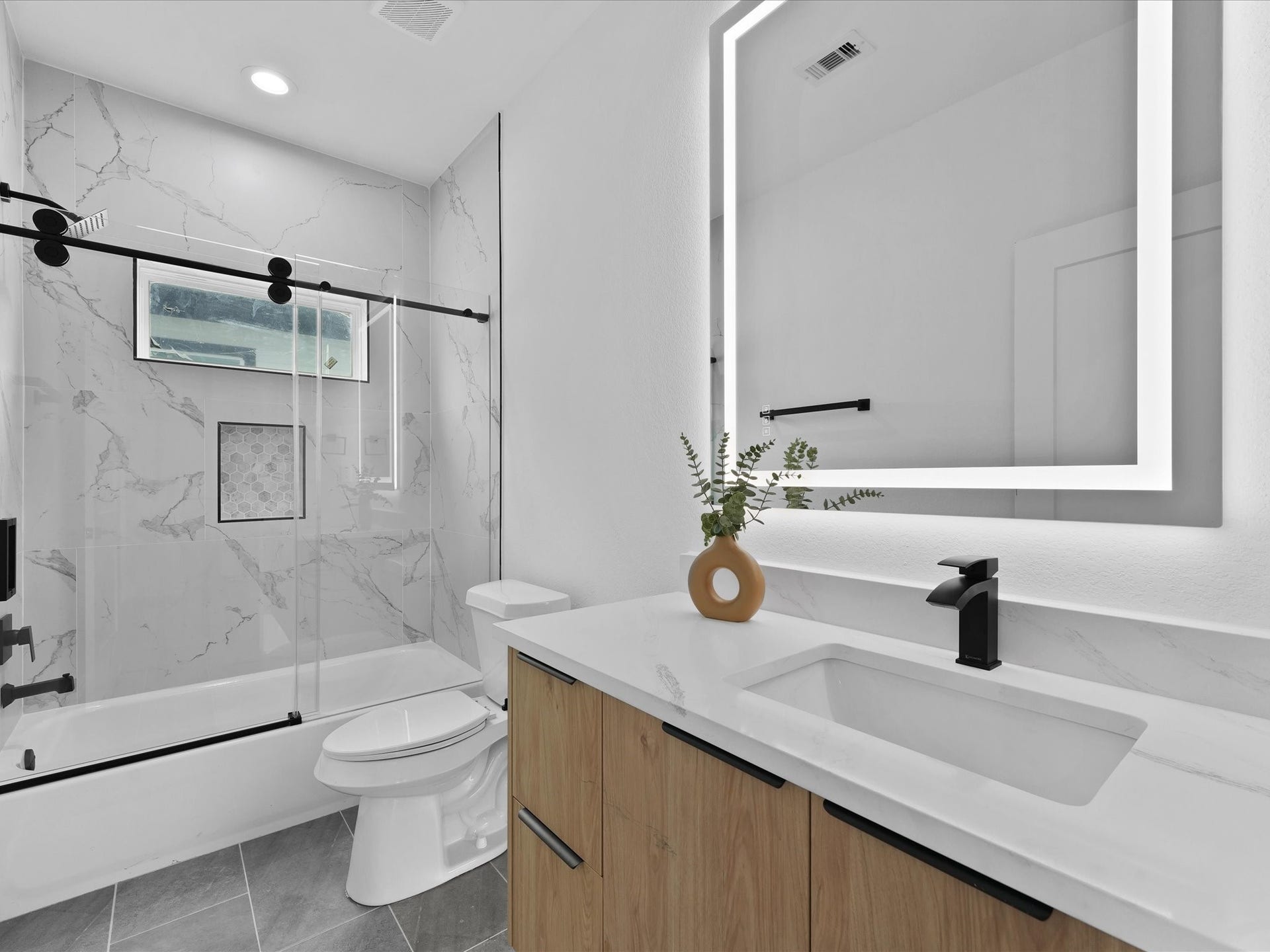2590 W Tidwell Road, Houston, TX 77091 2590 W Tidwell Road, Houston, TX 77091