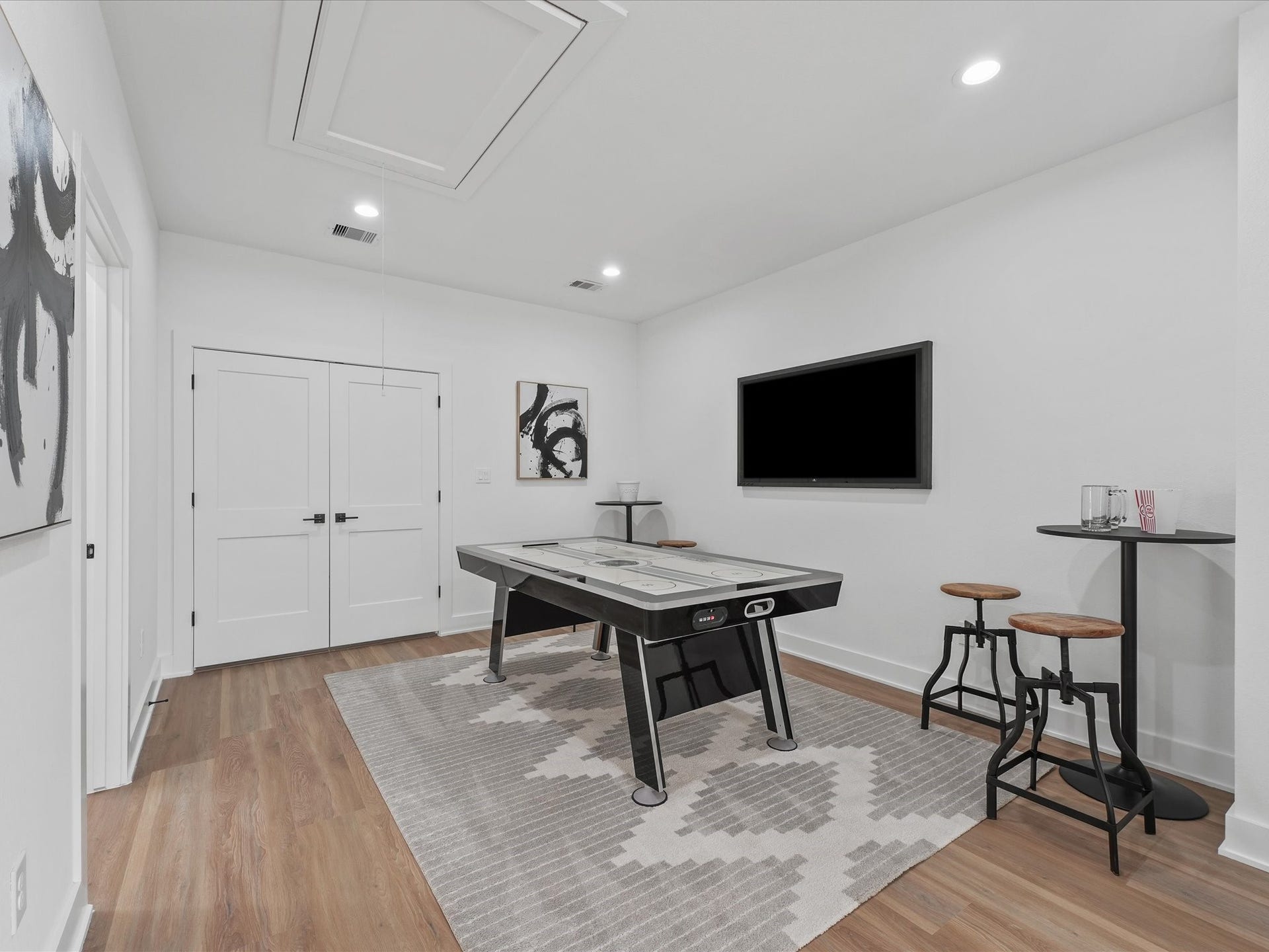 2590 W Tidwell Road, Houston, TX 77091 Gameroom