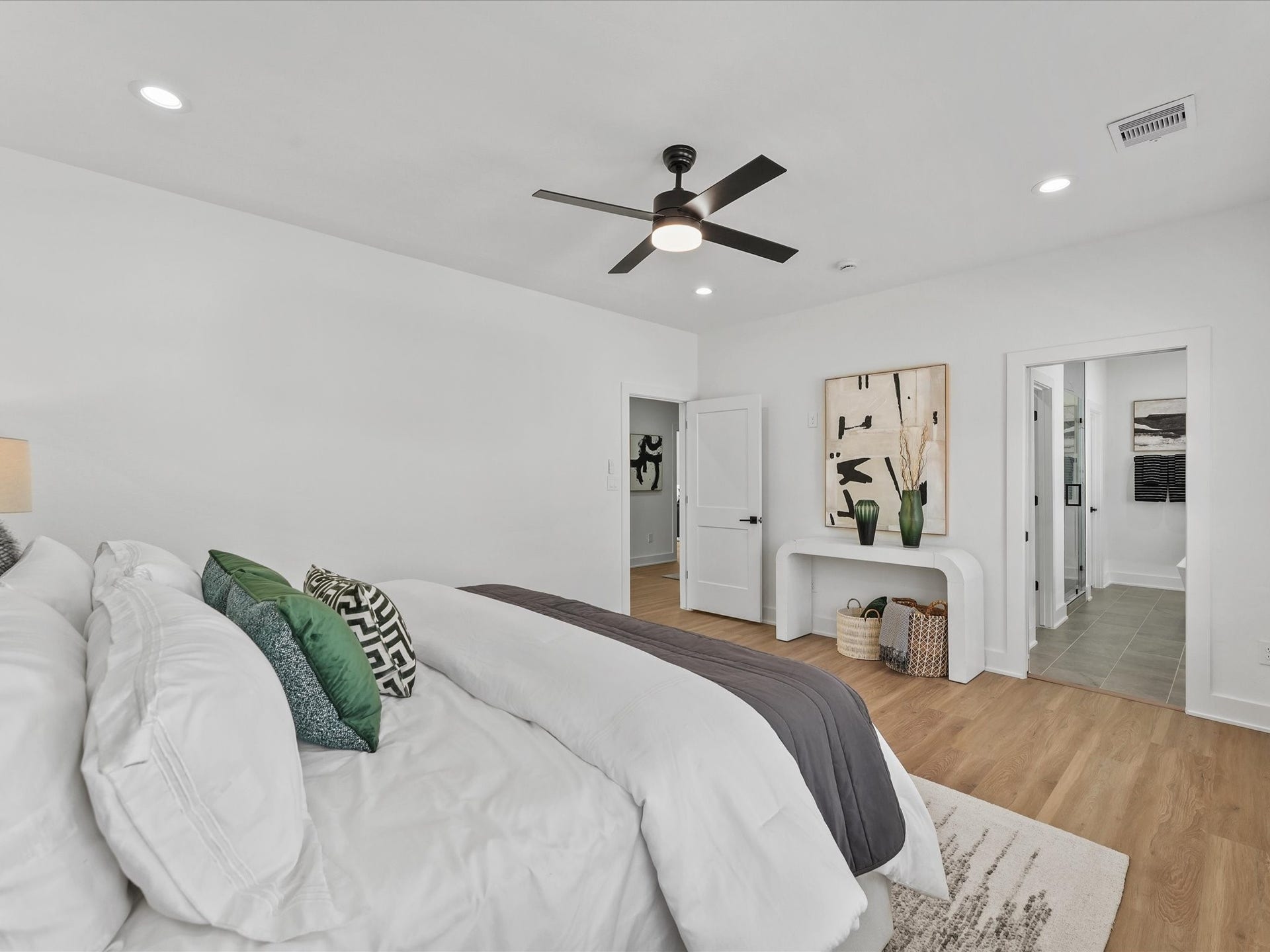 2590 W Tidwell Road, Houston, TX 77091 2590 W Tidwell Road, Houston, TX 77091