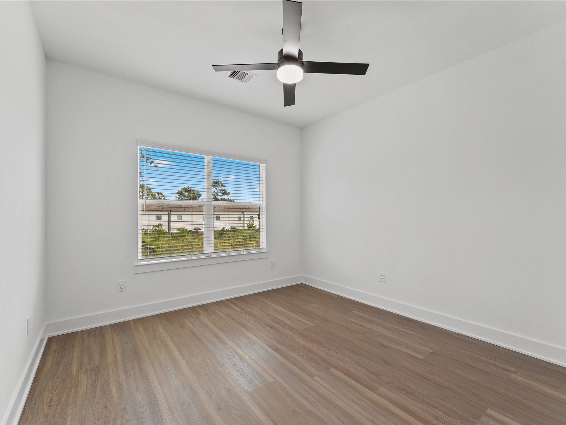 2590 W Tidwell Road, Houston, TX 77091 2590 W Tidwell Road, Houston, TX 77091