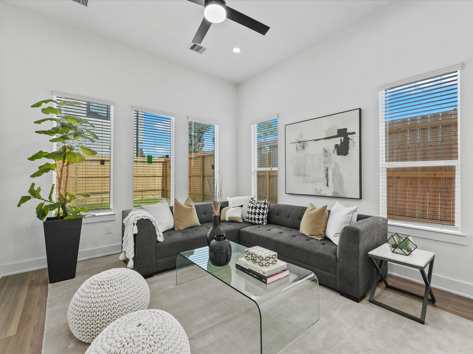 2590 W Tidwell Road, Houston, TX 77091 2590 W Tidwell Road, Houston, TX 77091