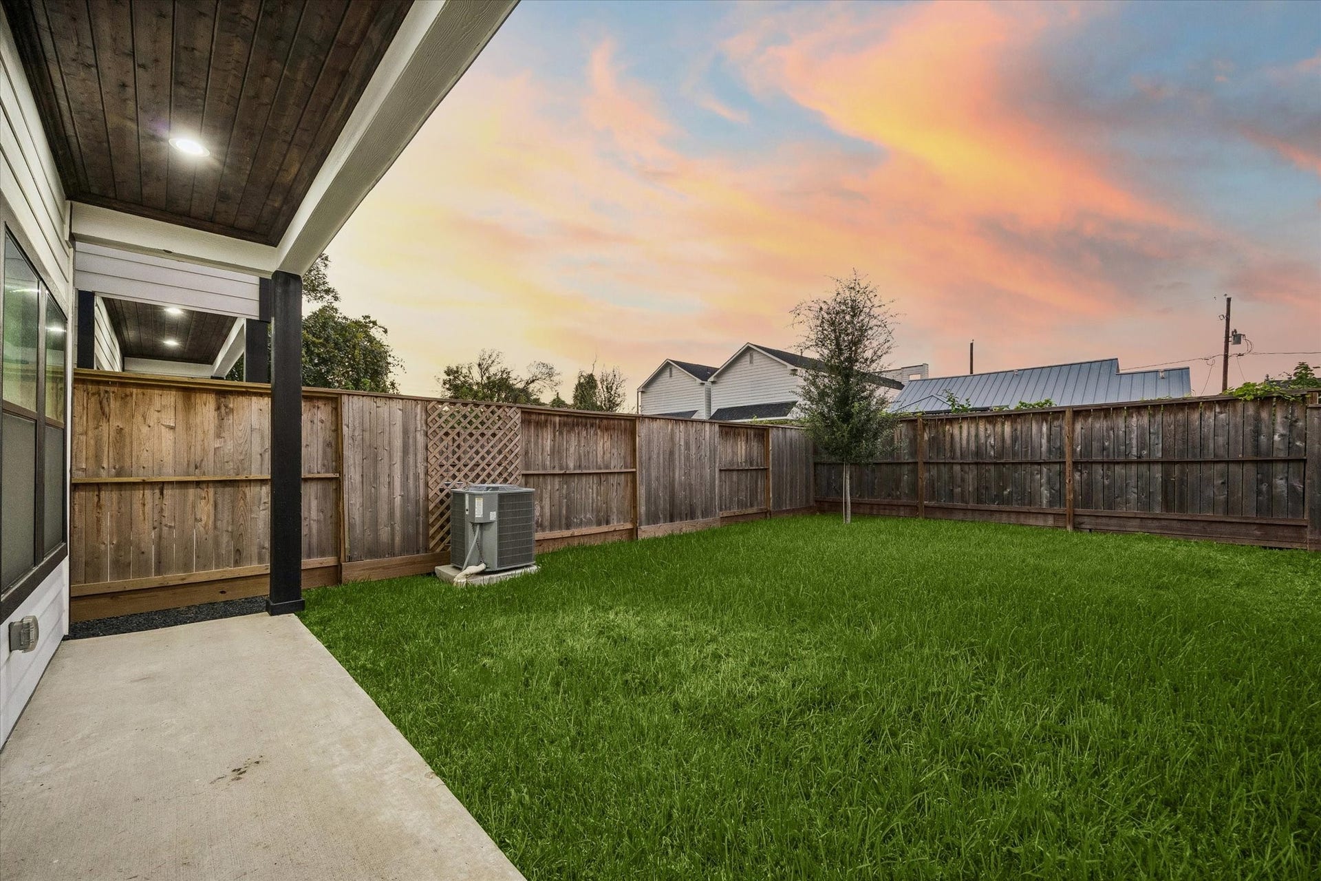 119 E 38th Street, Houston, TX 77018 119 E 38th Street, Houston, TX 77018