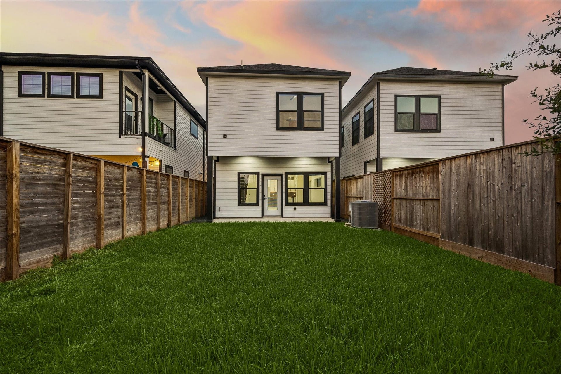 119 E 38th Street, Houston, TX 77018 119 E 38th Street, Houston, TX 77018
