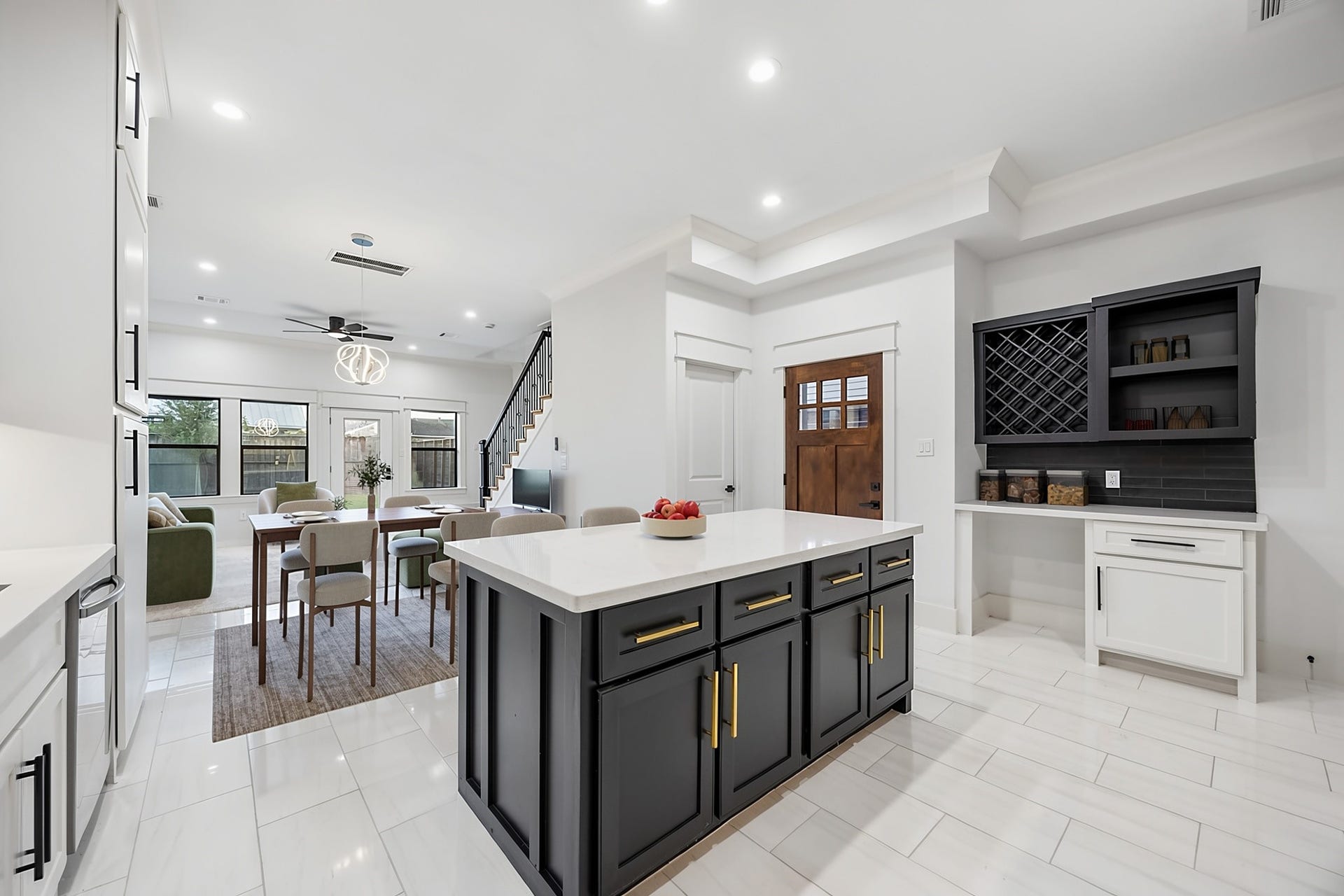 119 E 38th Street, Houston, TX 77018 119 E 38th Street, Houston, TX 77018