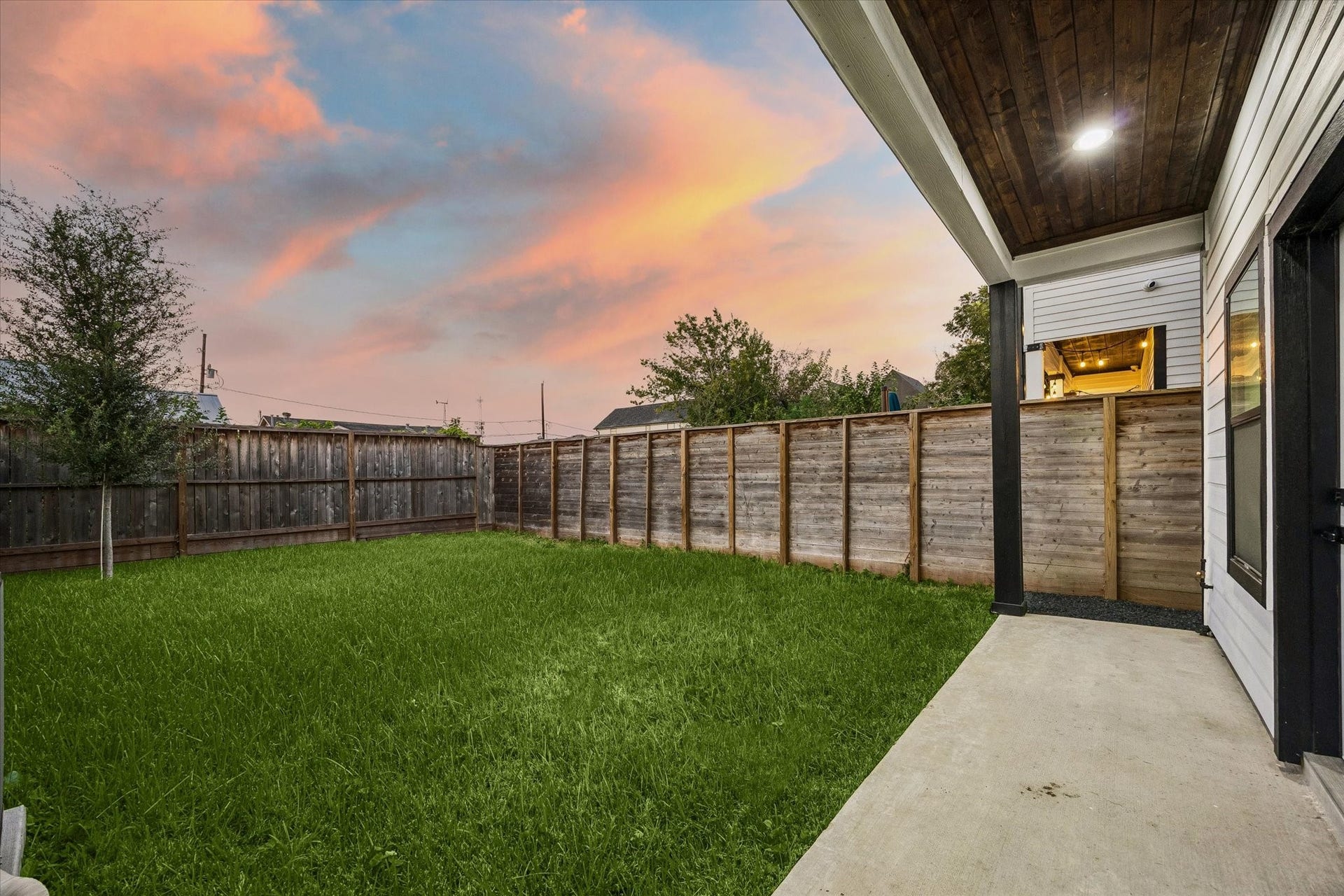119 E 38th Street, Houston, TX 77018 119 E 38th Street, Houston, TX 77018