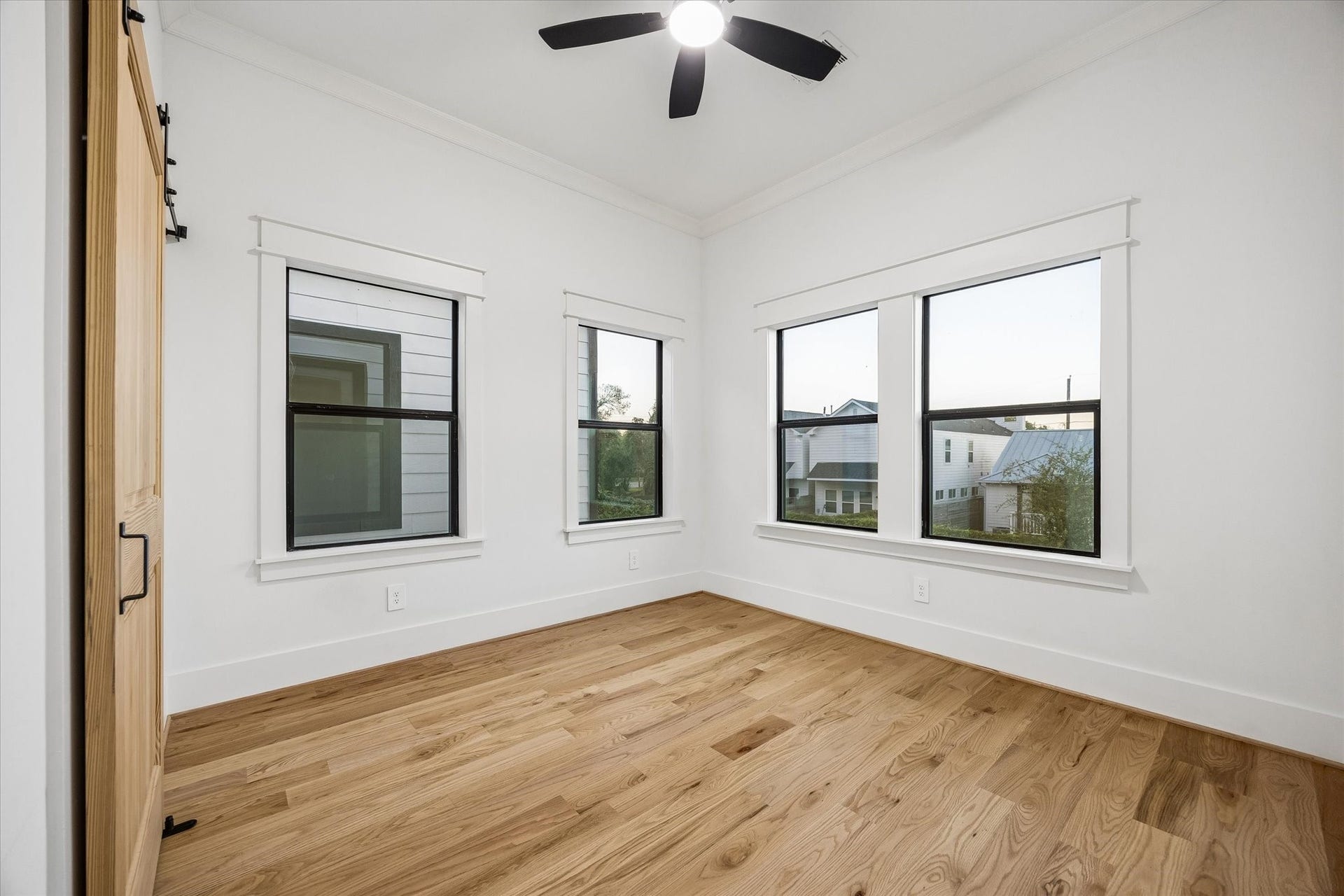 119 E 38th Street, Houston, TX 77018 119 E 38th Street, Houston, TX 77018