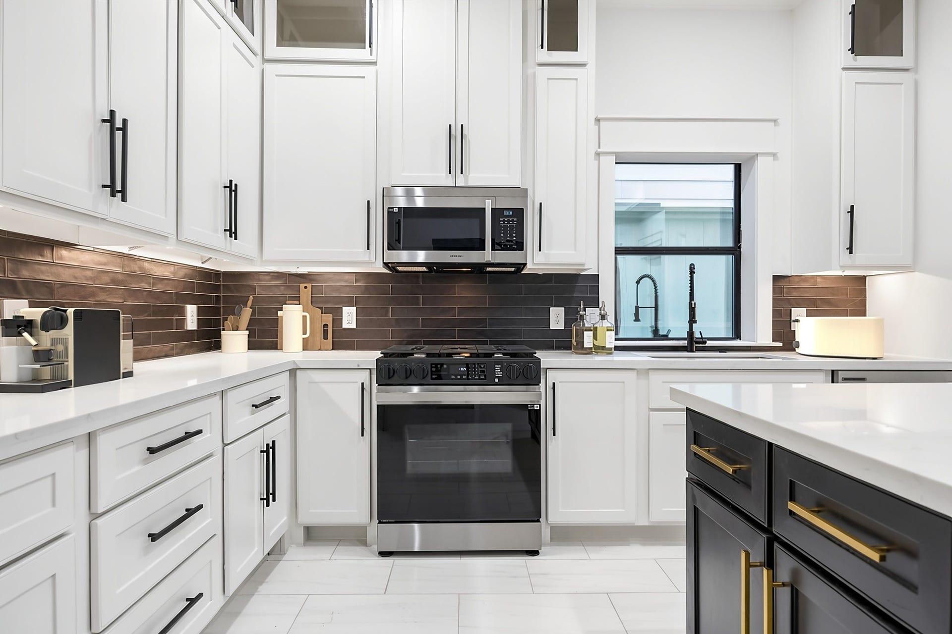 119 E 38th Street, Houston, TX 77018 119 E 38th Street, Houston, TX 77018