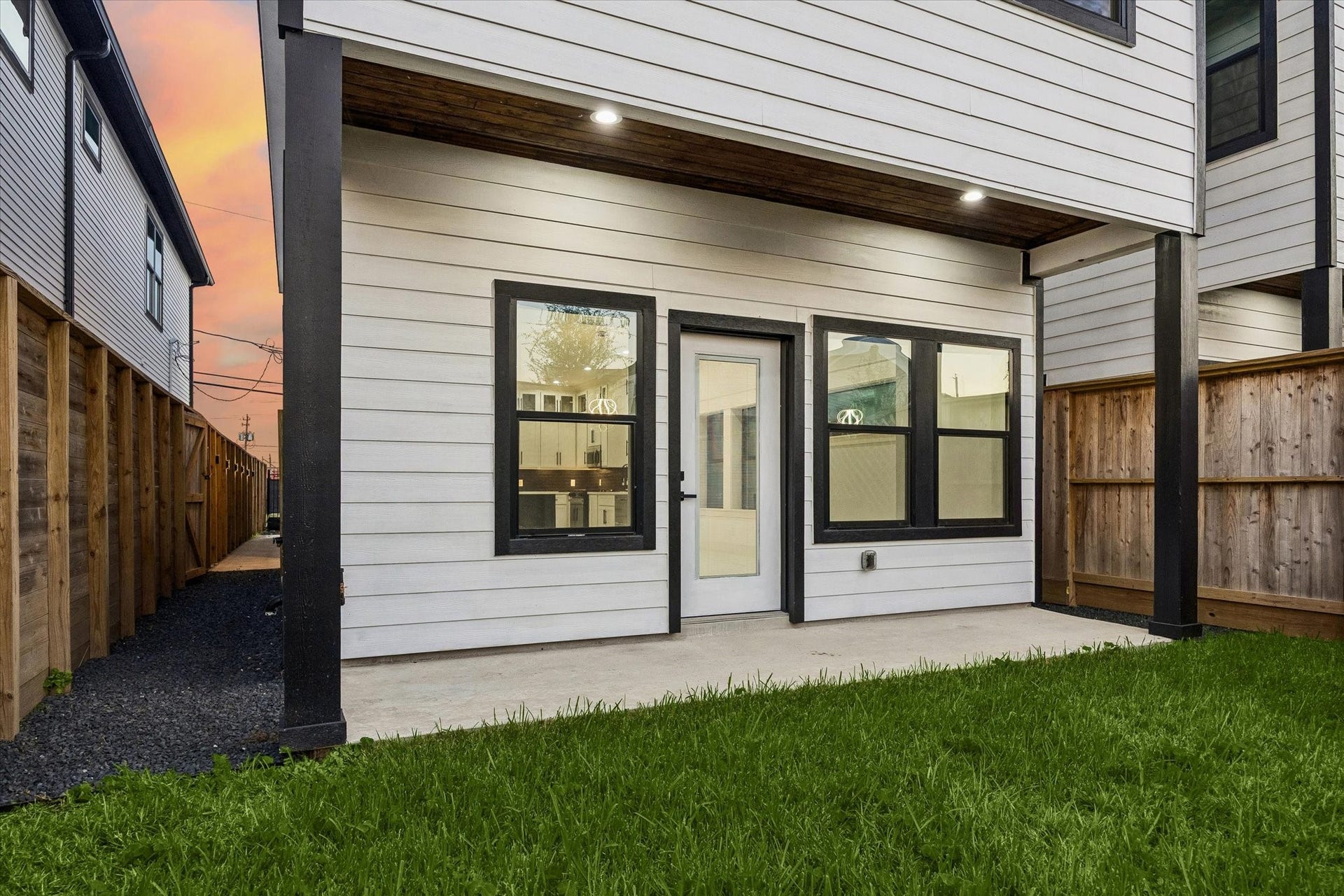 119 E 38th Street, Houston, TX 77018 119 E 38th Street, Houston, TX 77018