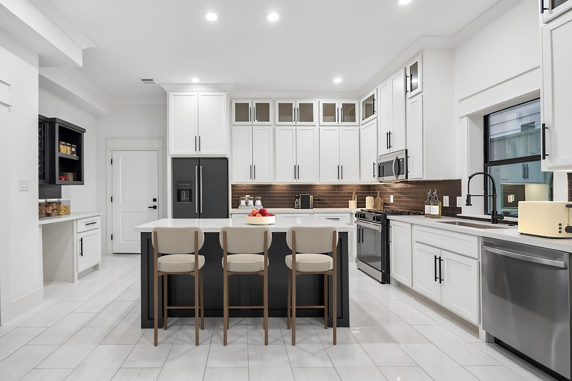 119 E 38th Street, Houston, TX 77018 119 E 38th Street, Houston, TX 77018