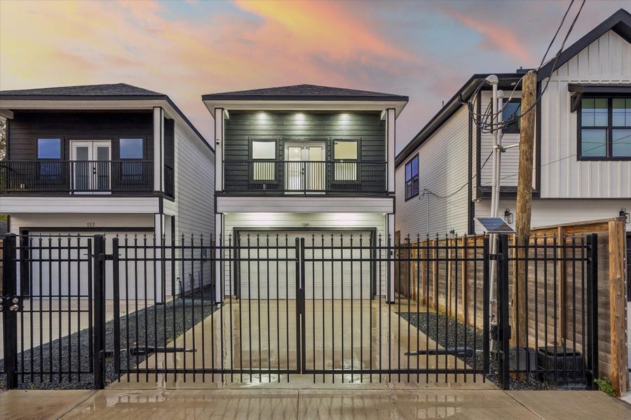 Property photo for 119 E 38th Street, Houston, TX
