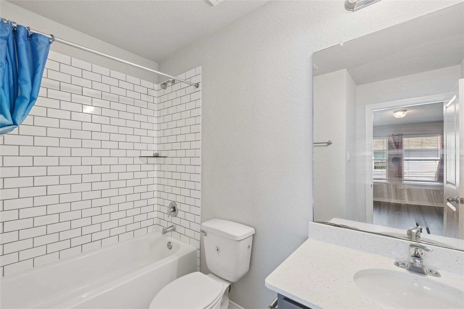 705 N Bayshore Drive, La Porte, TX 77571 3rd Bathroom in 3rd bedroom