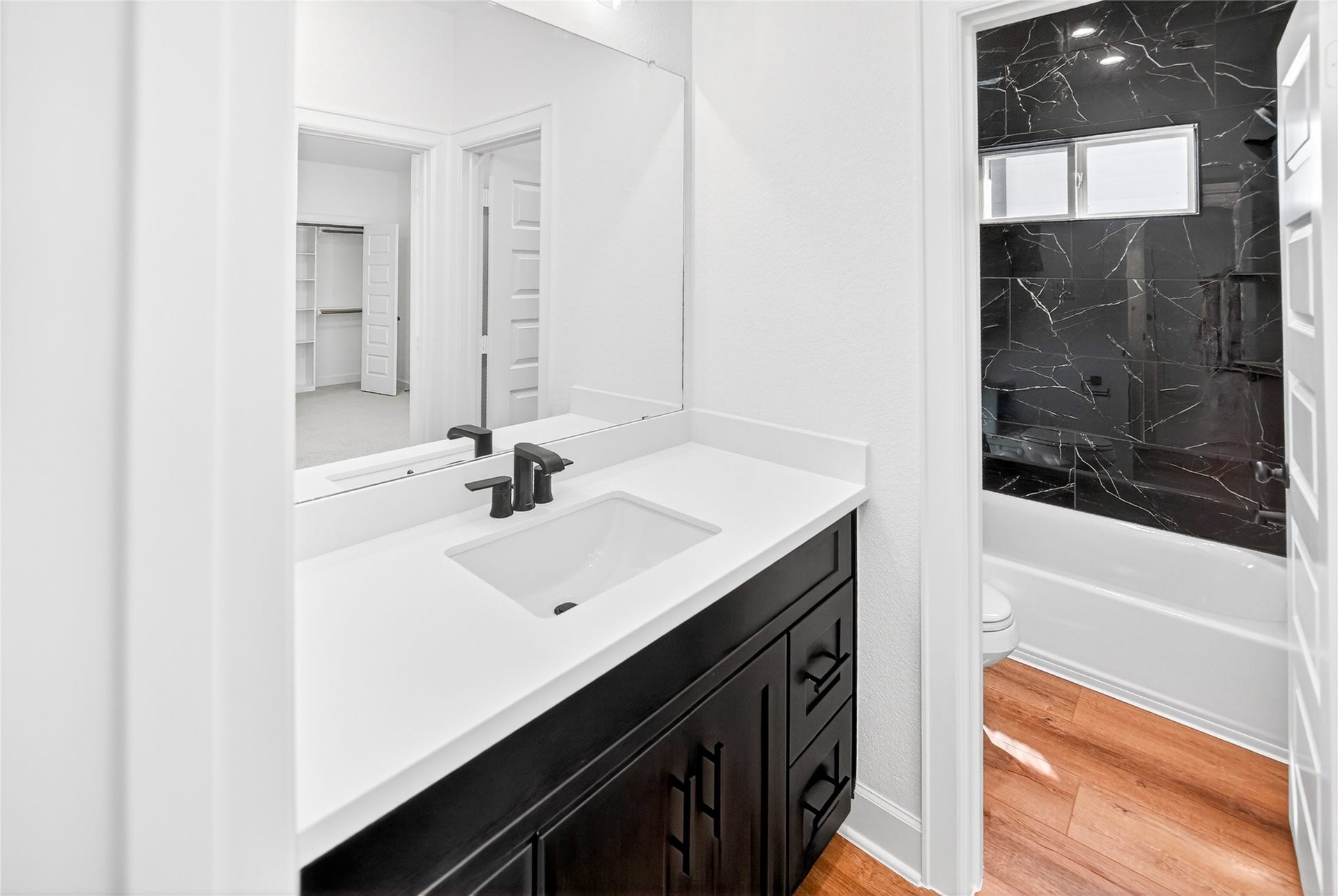 5002 Yesenia Palm Street, Houston, TX 77021 5002 Yesenia Palm Street, Houston, TX 77021