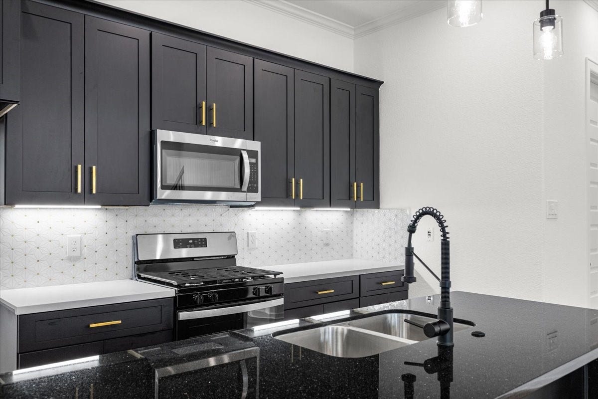 5002 Yesenia Palm Street, Houston, TX 77021 5002 Yesenia Palm Street, Houston, TX 77021