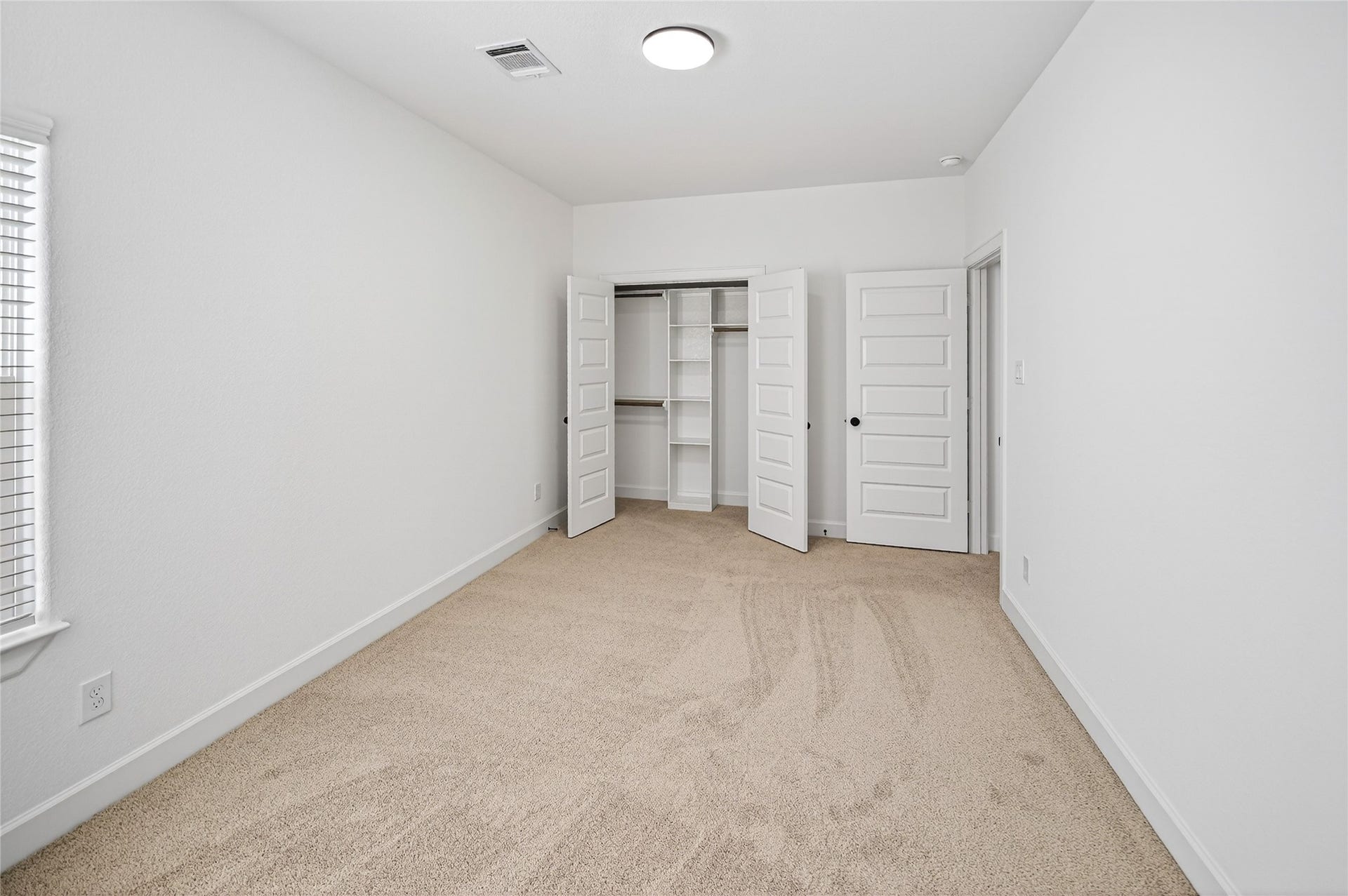 5002 Yesenia Palm Street, Houston, TX 77021 5002 Yesenia Palm Street, Houston, TX 77021