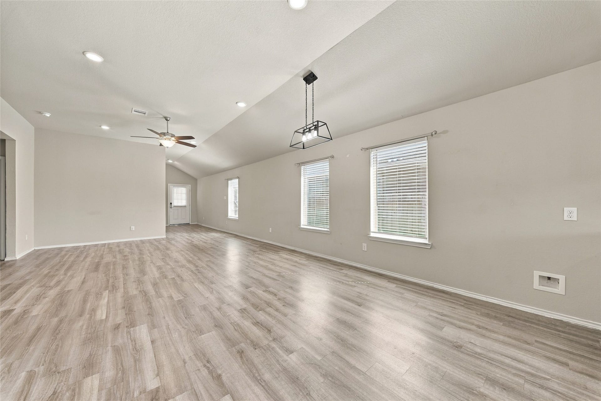421 Camas Creek Lane, Magnolia, TX 77354