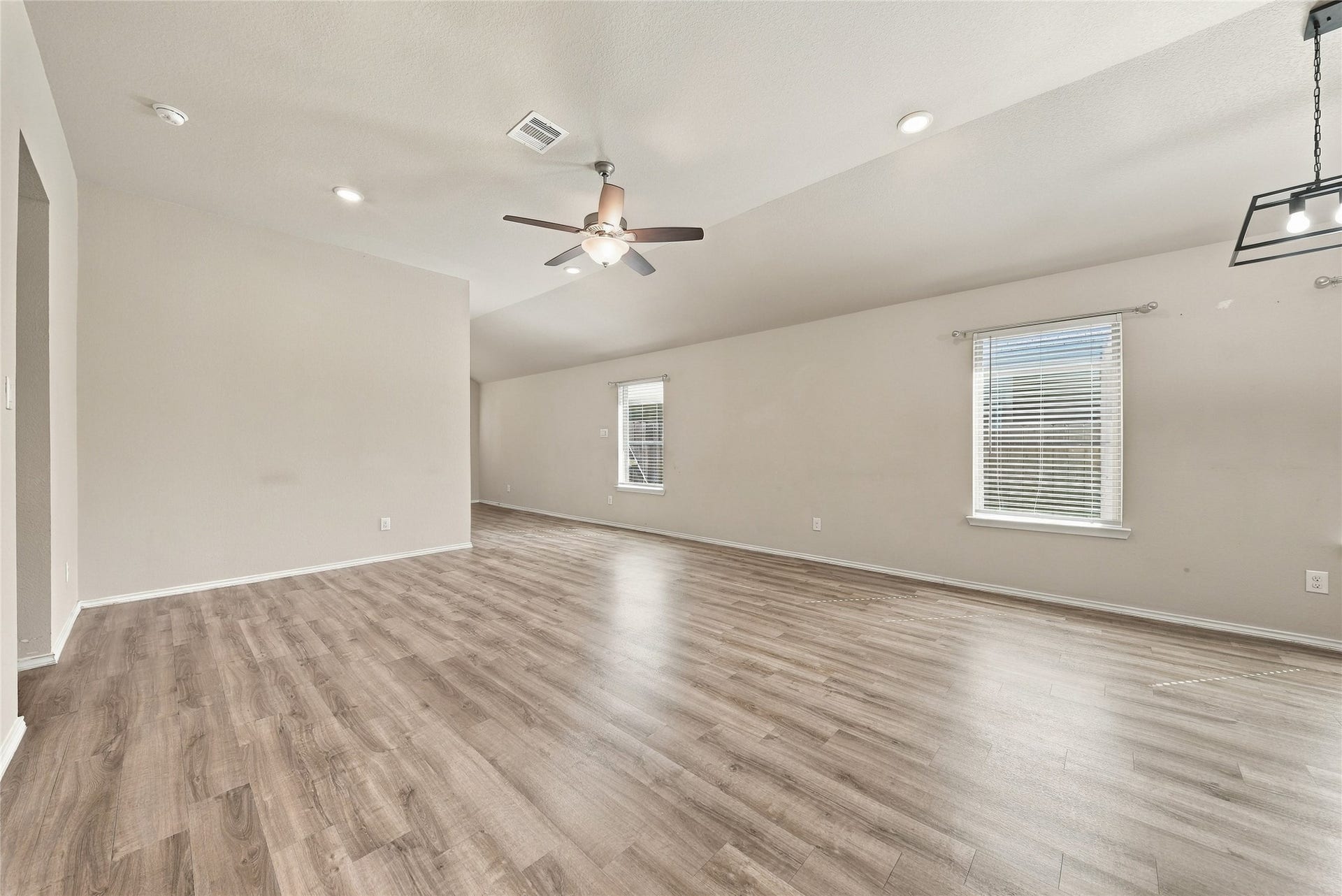 421 Camas Creek Lane, Magnolia, TX 77354
