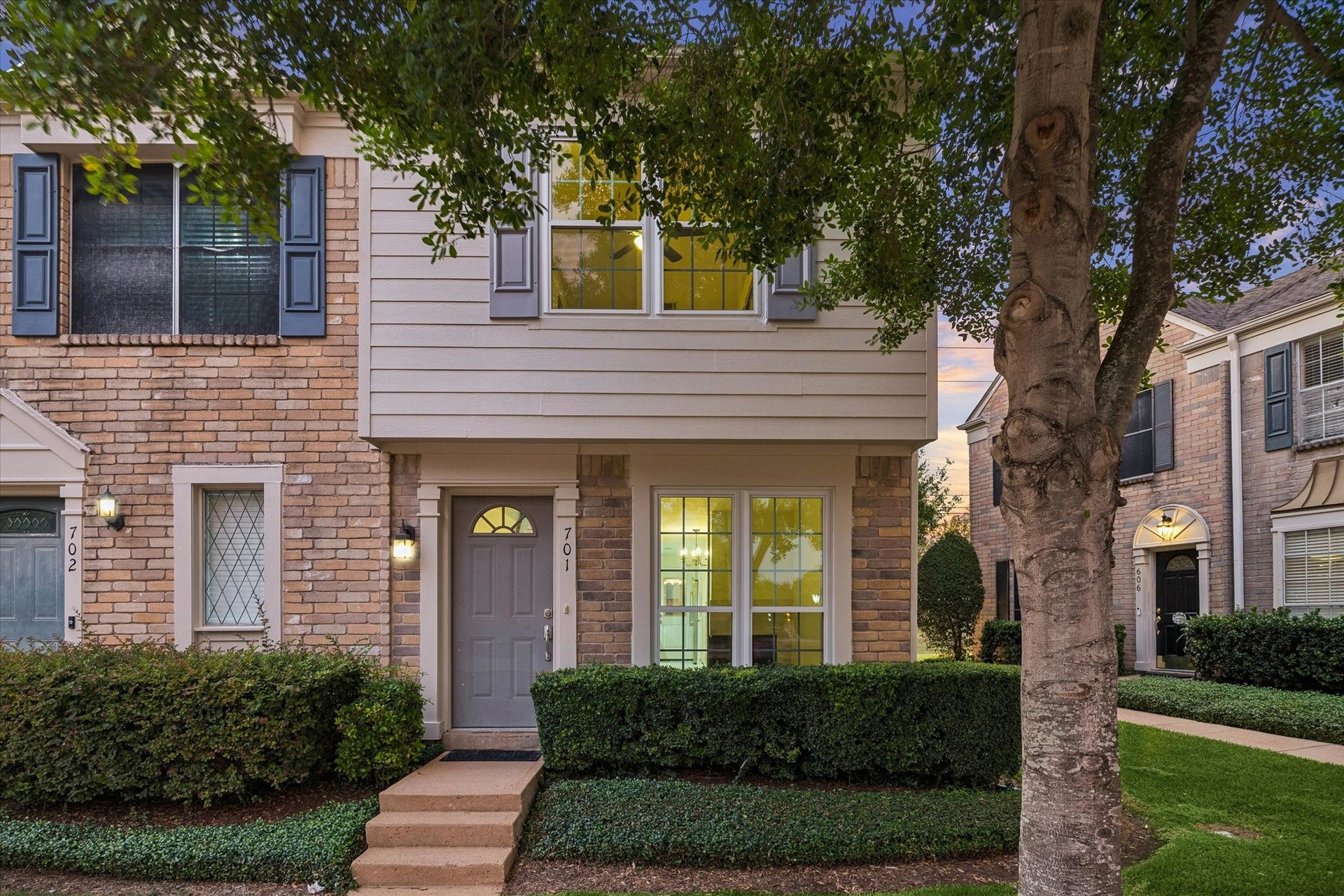 2808 Grants Lake Boulevard, #701, Sugar Land, TX 77479 Welcome to your new lock-and-leave townhome in Grants Lake, situated on a quiet street directly on walking trails and a greenbelt.