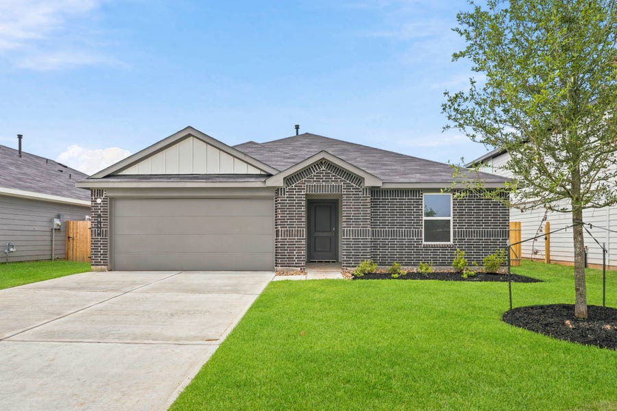 Property photo for 942 Sutherland Falls Street, Conroe, TX