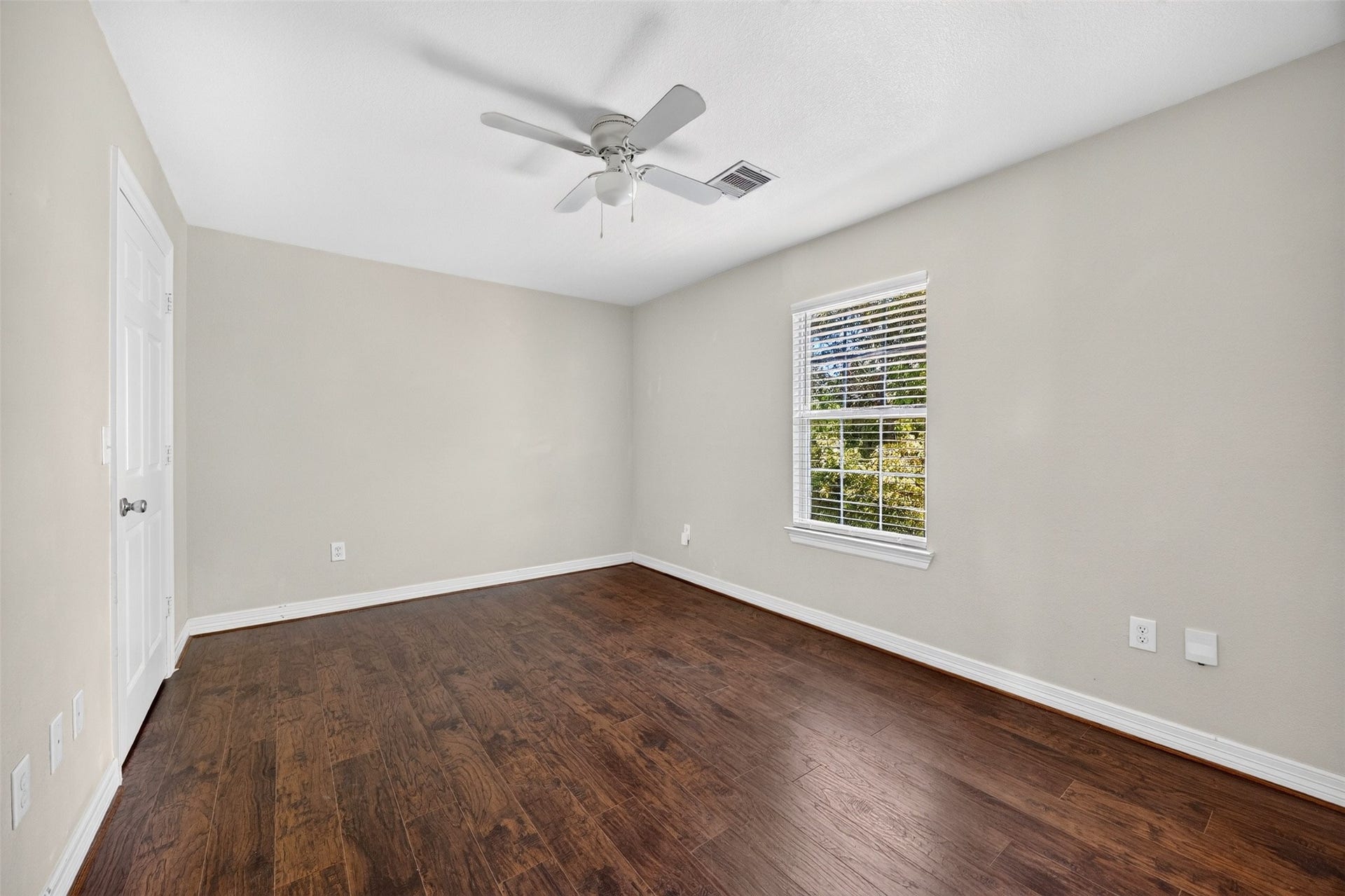 2820 28th Avenue N, Texas City, TX 77590 2820 28th Avenue N, Texas City, TX 77590