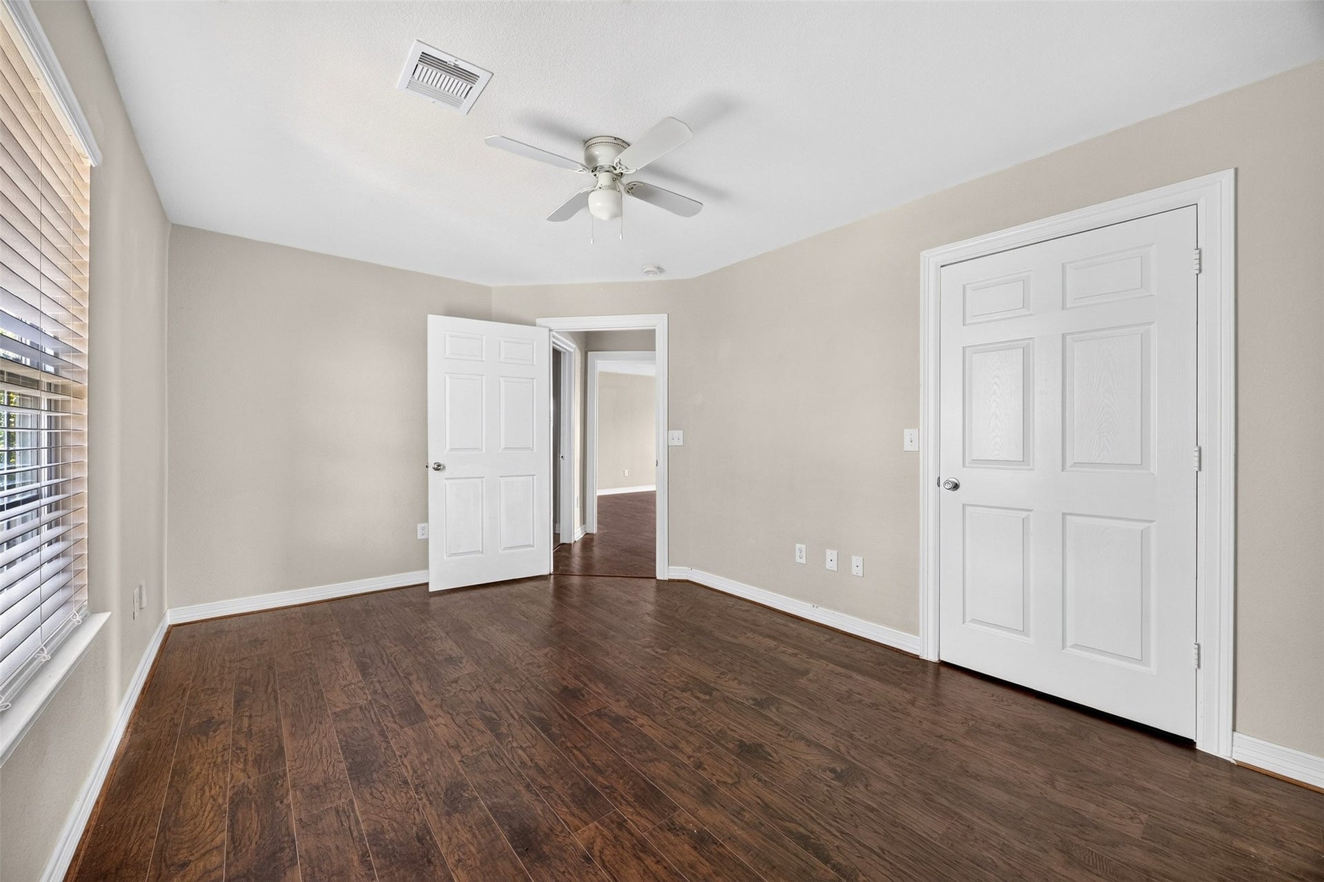 2820 28th Avenue N, Texas City, TX 77590 2820 28th Avenue N, Texas City, TX 77590
