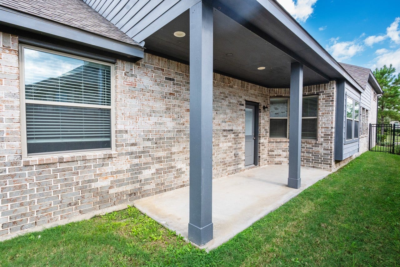 7912 Spring Run Drive, Magnolia, TX 77354 Covered Patio