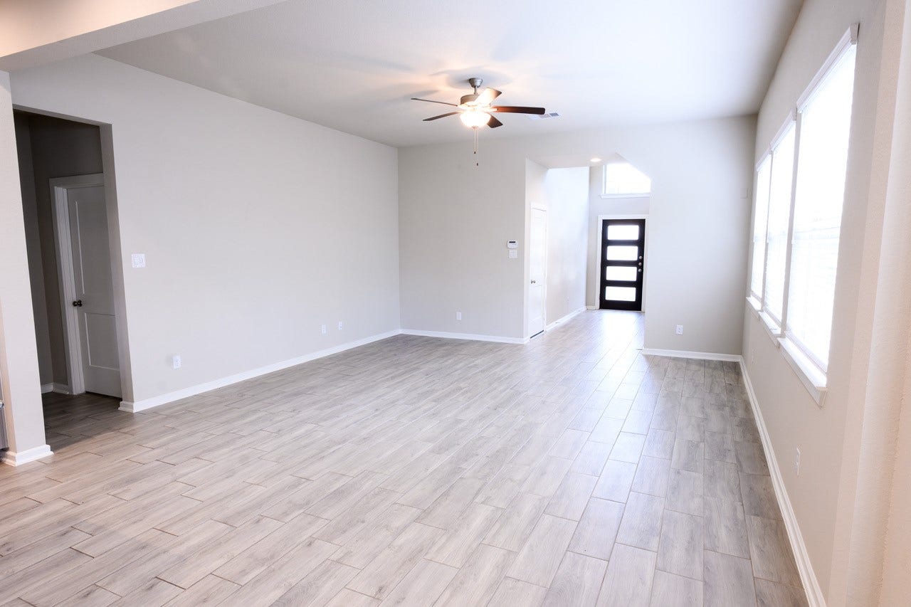 7912 Spring Run Drive, Magnolia, TX 77354 Living Room