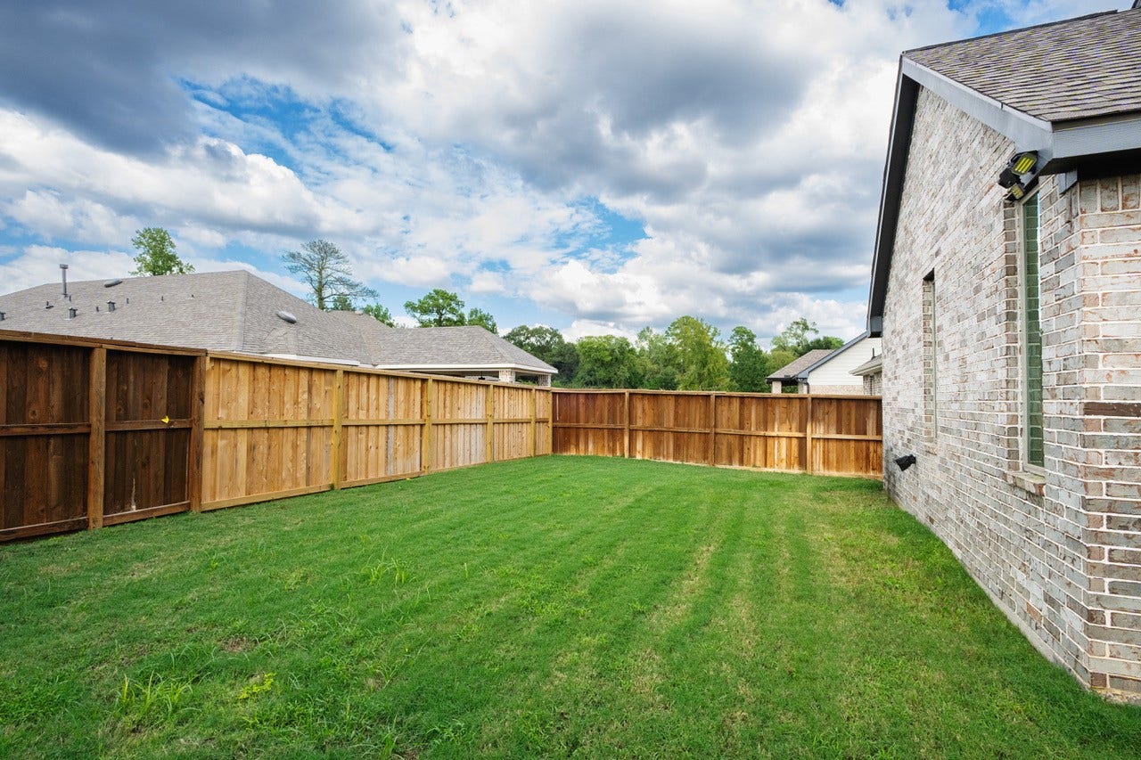 7912 Spring Run Drive, Magnolia, TX 77354 Big backyard