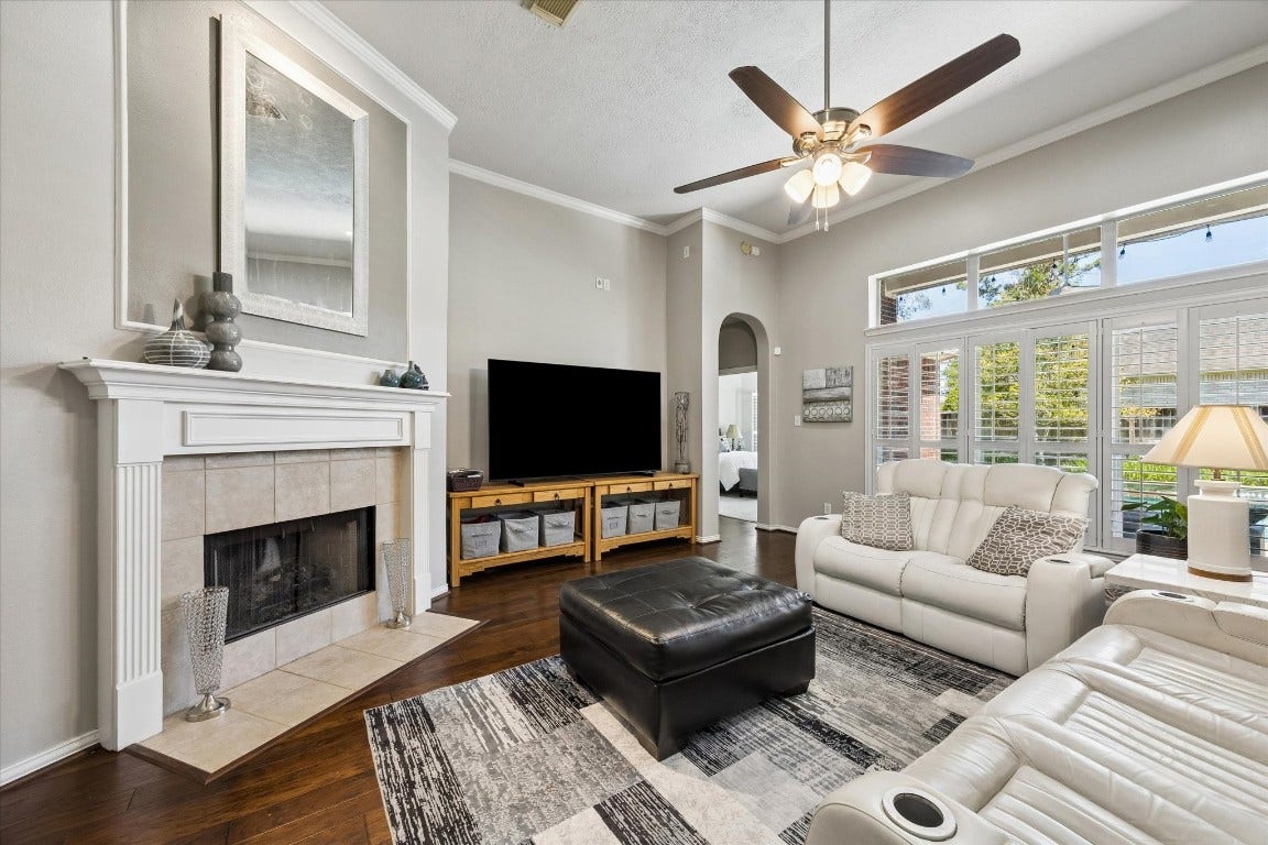 803 Woodcrest Drive, Friendswood, TX 77546 803 Woodcrest Drive, Friendswood, TX 77546