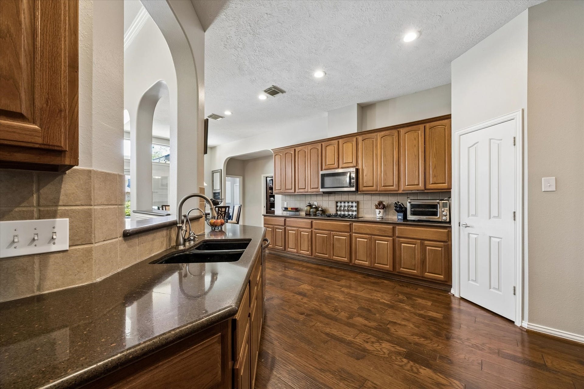 803 Woodcrest Drive, Friendswood, TX 77546 803 Woodcrest Drive, Friendswood, TX 77546