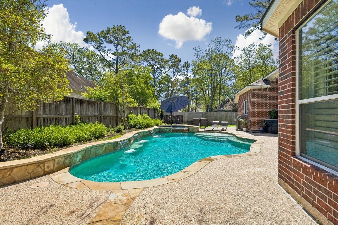 803 Woodcrest Drive, Friendswood, TX 77546 803 Woodcrest Drive, Friendswood, TX 77546