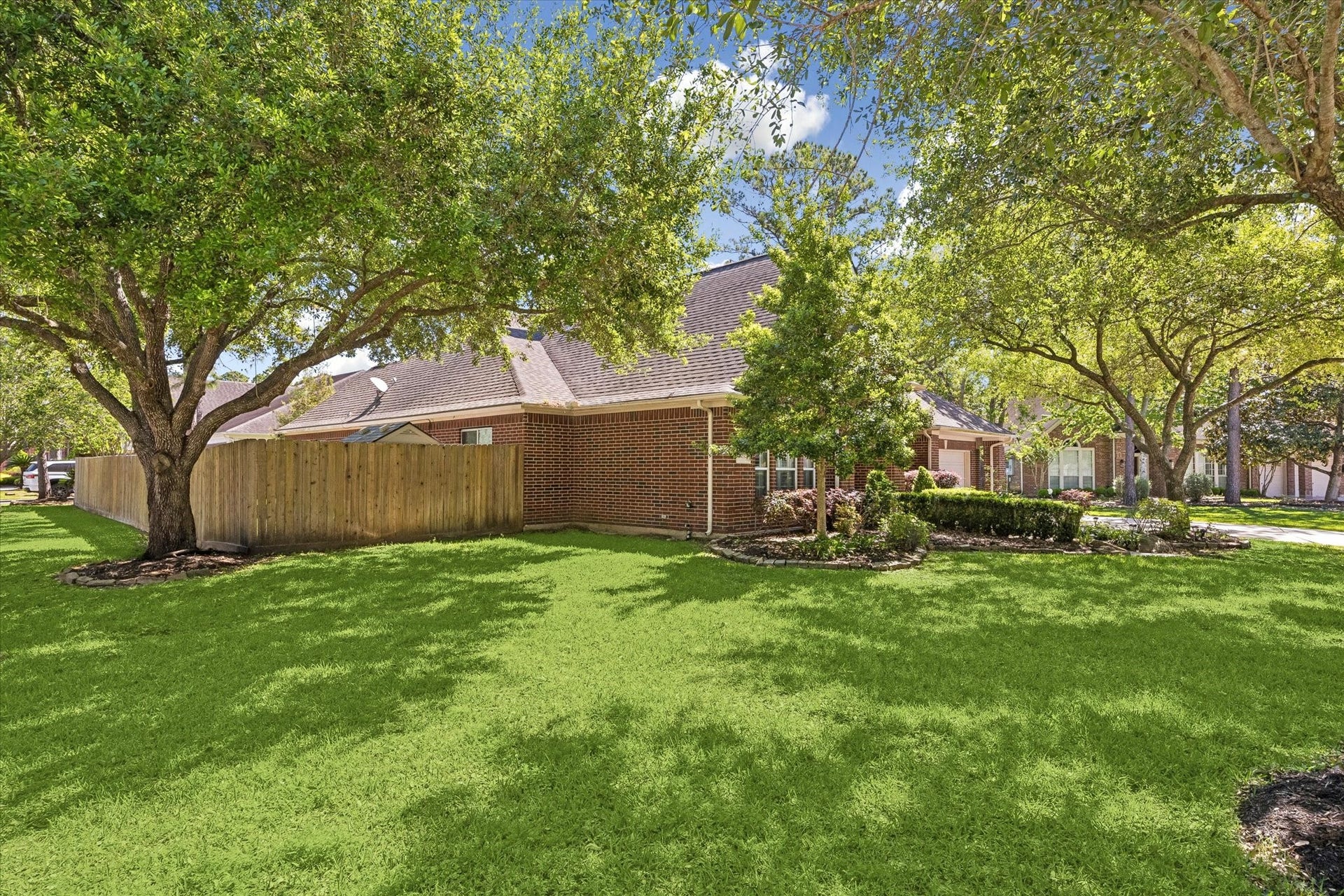 803 Woodcrest Drive, Friendswood, TX 77546 803 Woodcrest Drive, Friendswood, TX 77546